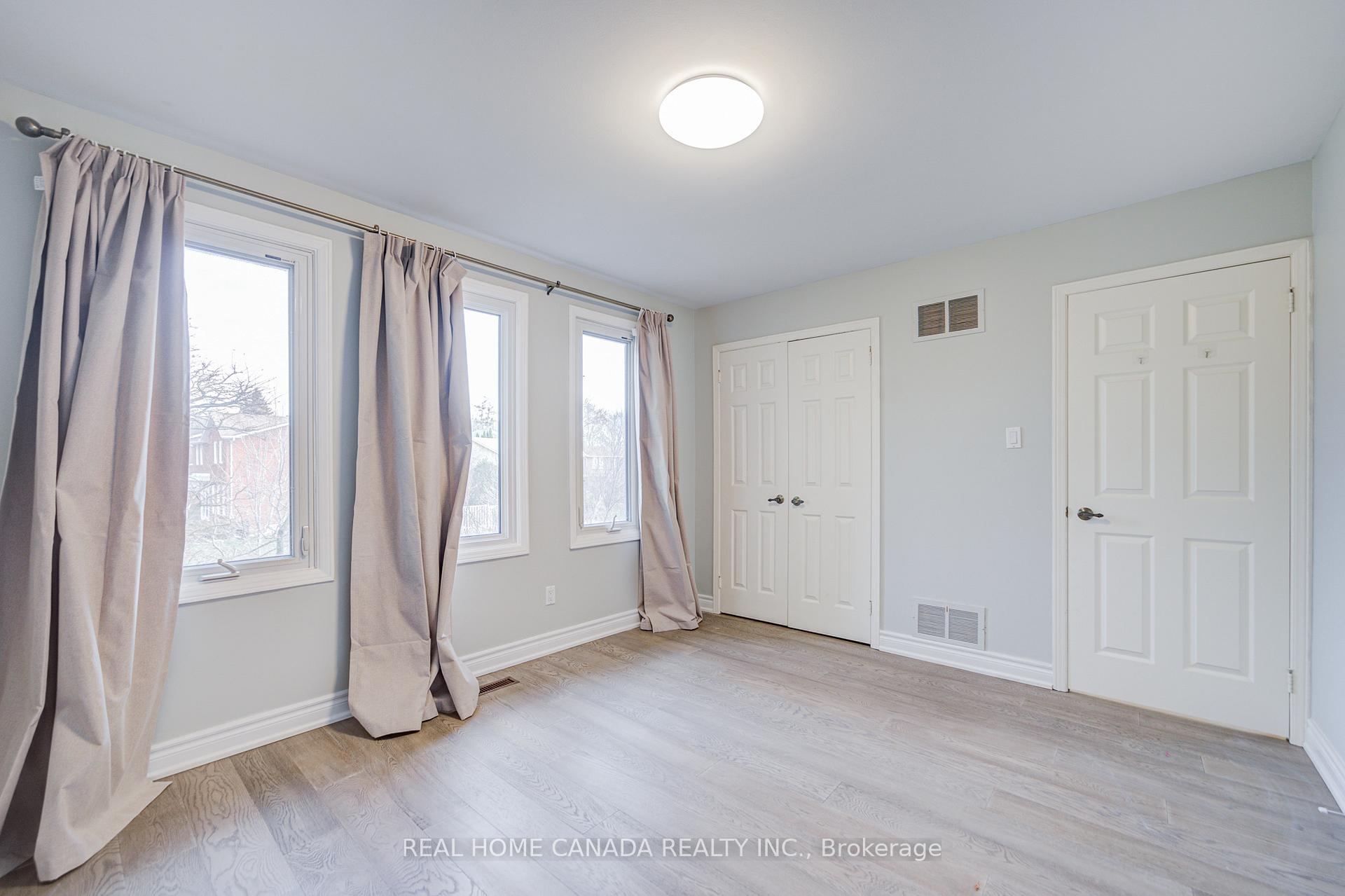 Photo 32 of 20 Saddletree Drive, North York, Bayview Woods-Steeles — HOMEH