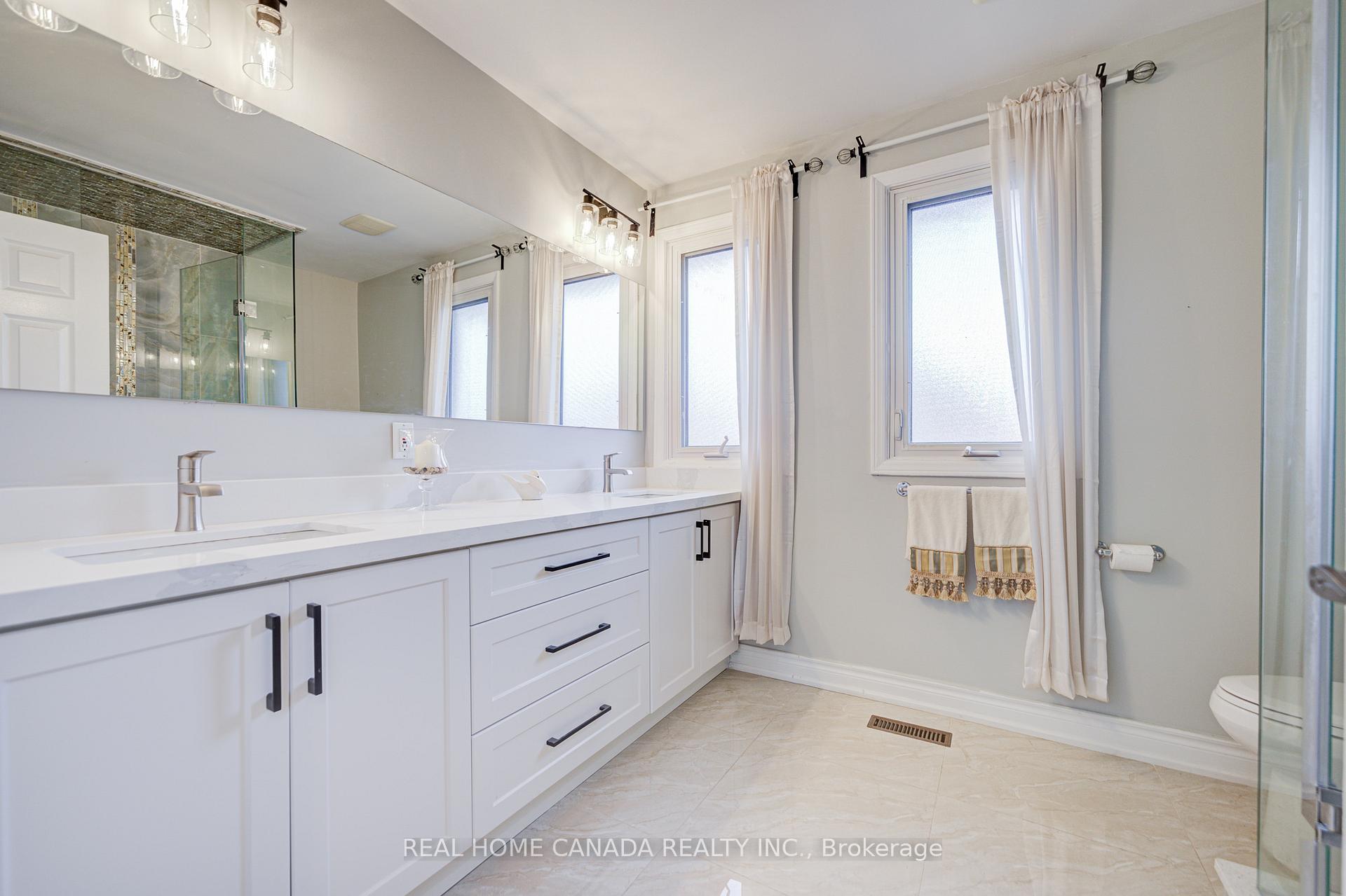 Photo 33 of 20 Saddletree Drive, North York, Bayview Woods-Steeles — HOMEH