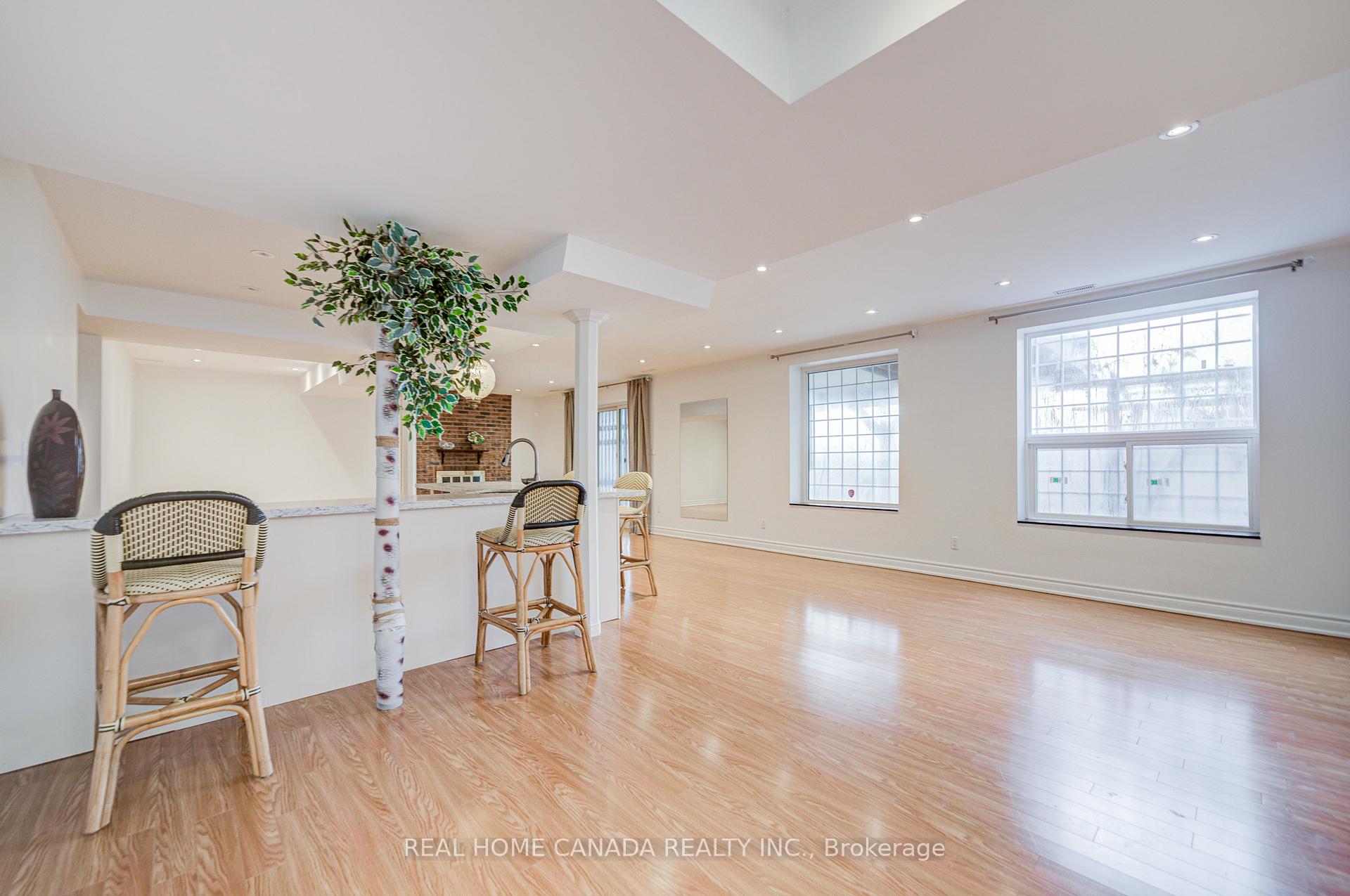 Photo 44 of 20 Saddletree Drive, North York, Bayview Woods-Steeles — HOMEH