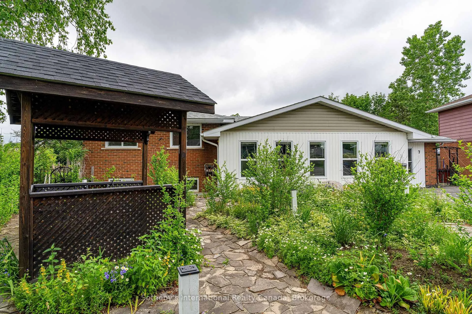Photo 11 of 7 Whipps Court, Collingwood — HOMEH