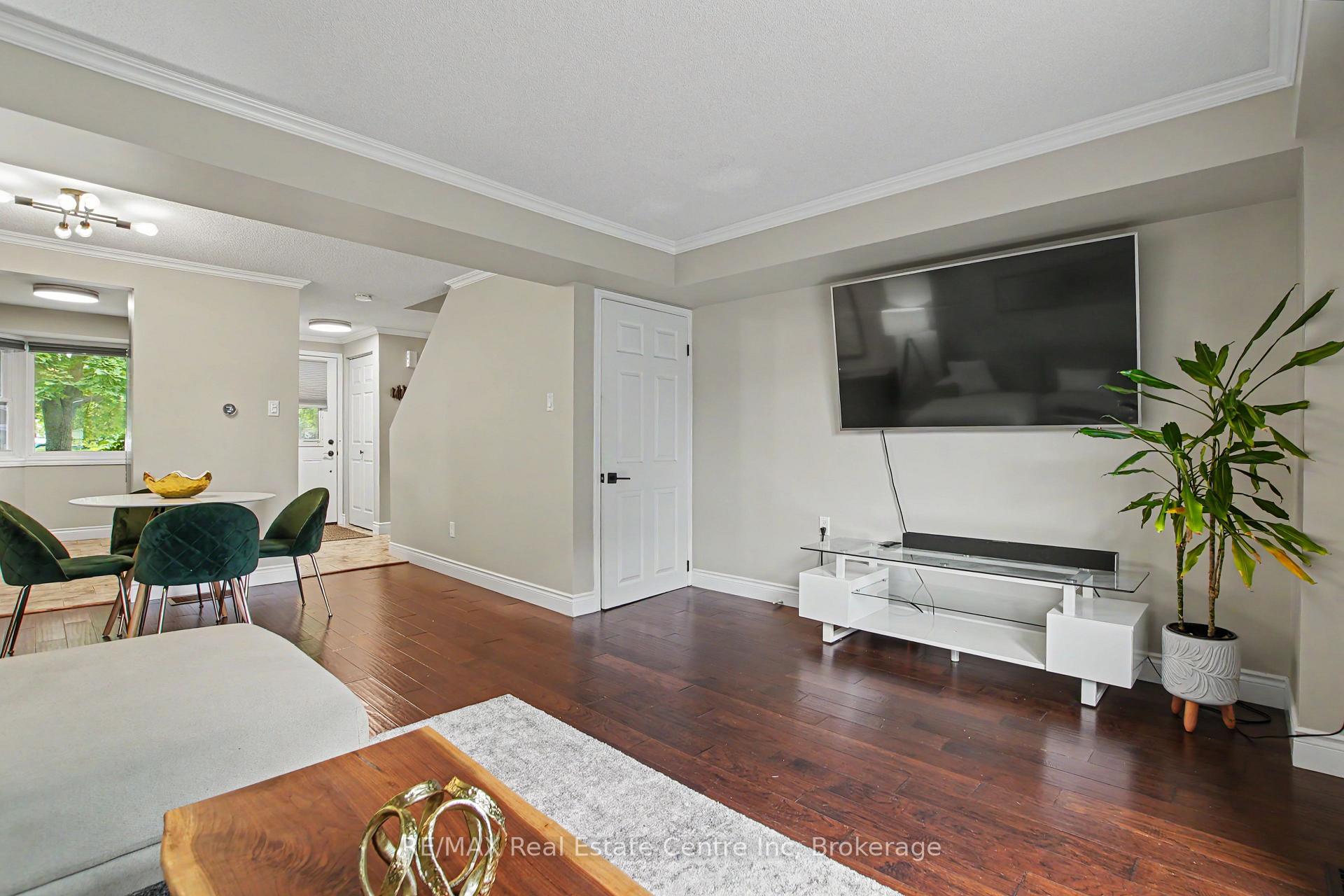Photo 15 of 148 Carter Crescent, Cambridge, Greenway-Chaplin — HOMEH