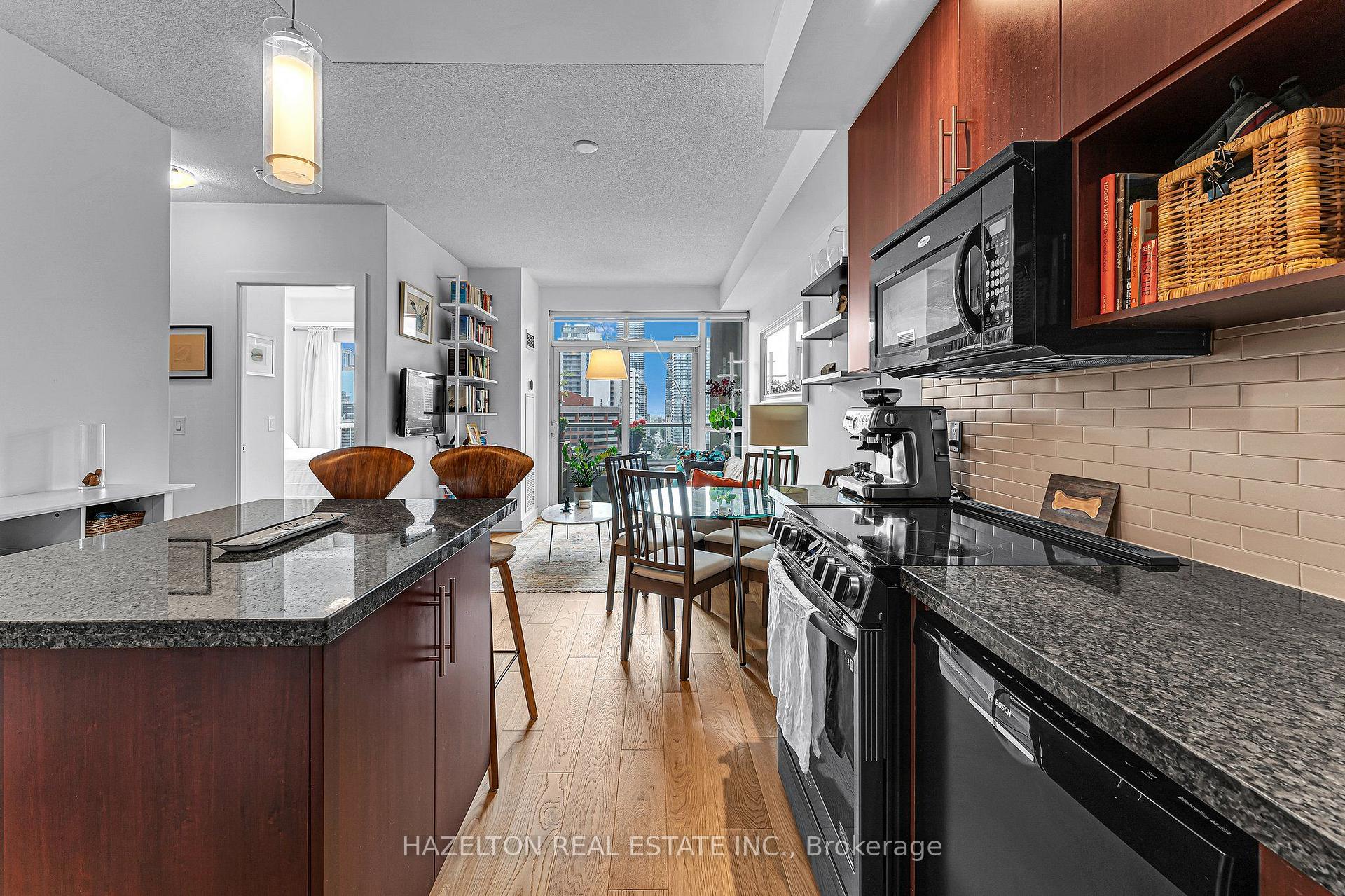 Front of Unit 1510, 120 Homewood Avenue