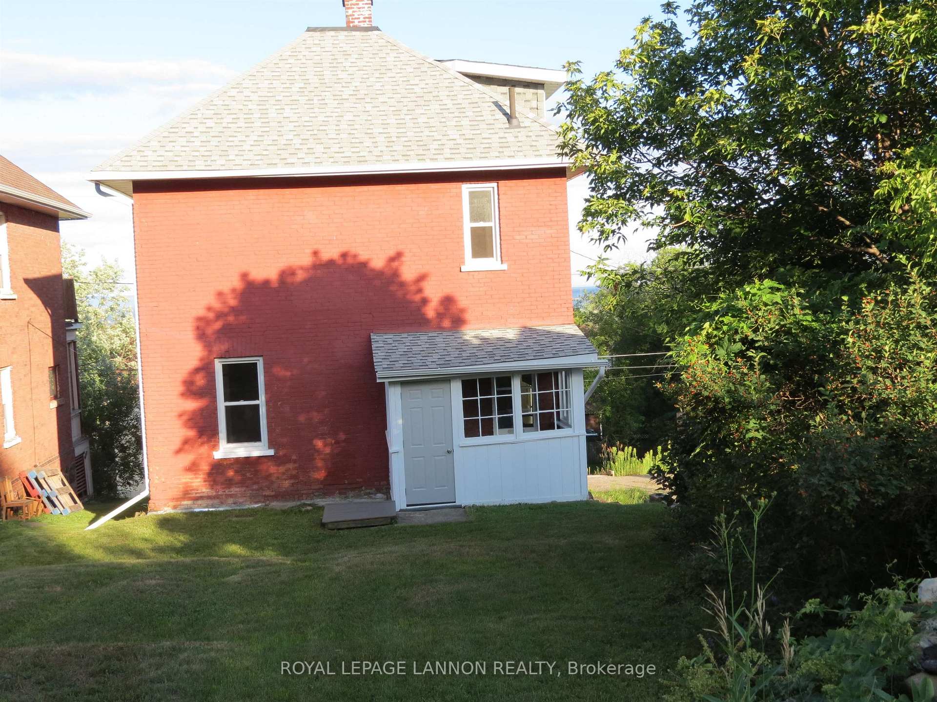 Photo 5 of 4 Crown Street, Thunder Bay, Court / Cumberland — HOMEH