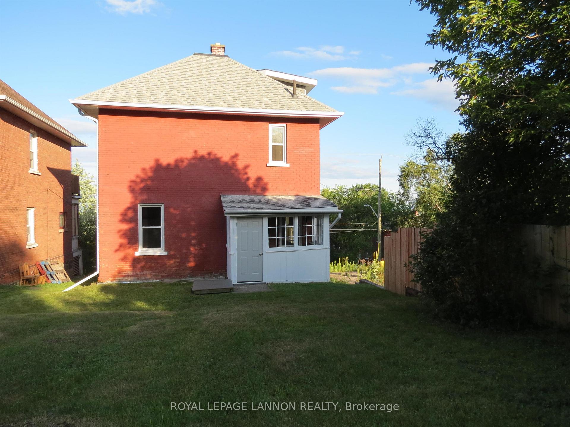 Photo 8 of 4 Crown Street, Thunder Bay, Court / Cumberland — HOMEH