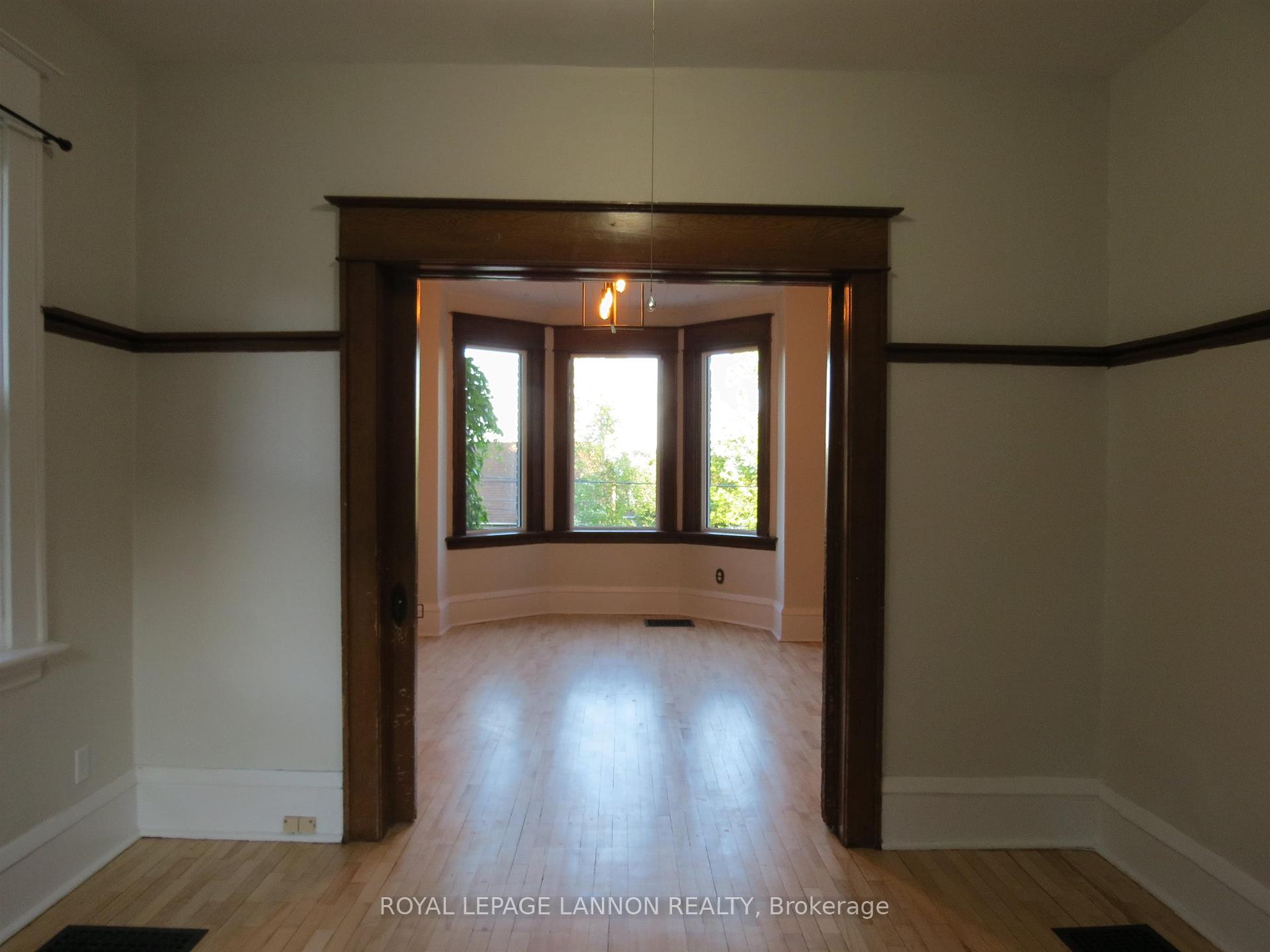Photo 9 of 4 Crown Street, Thunder Bay, Court / Cumberland — HOMEH