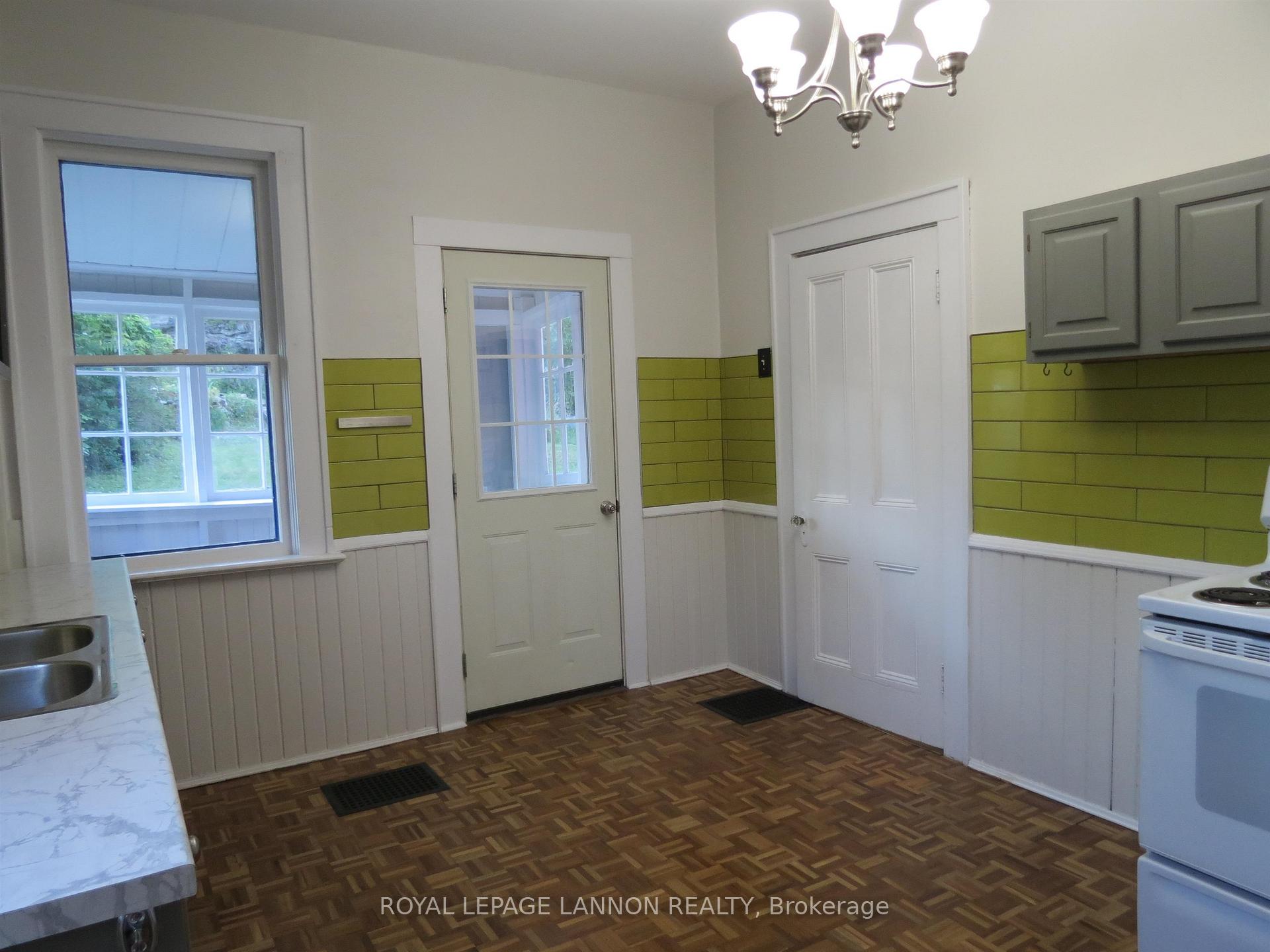 Photo 17 of 4 Crown Street, Thunder Bay, Court / Cumberland — HOMEH