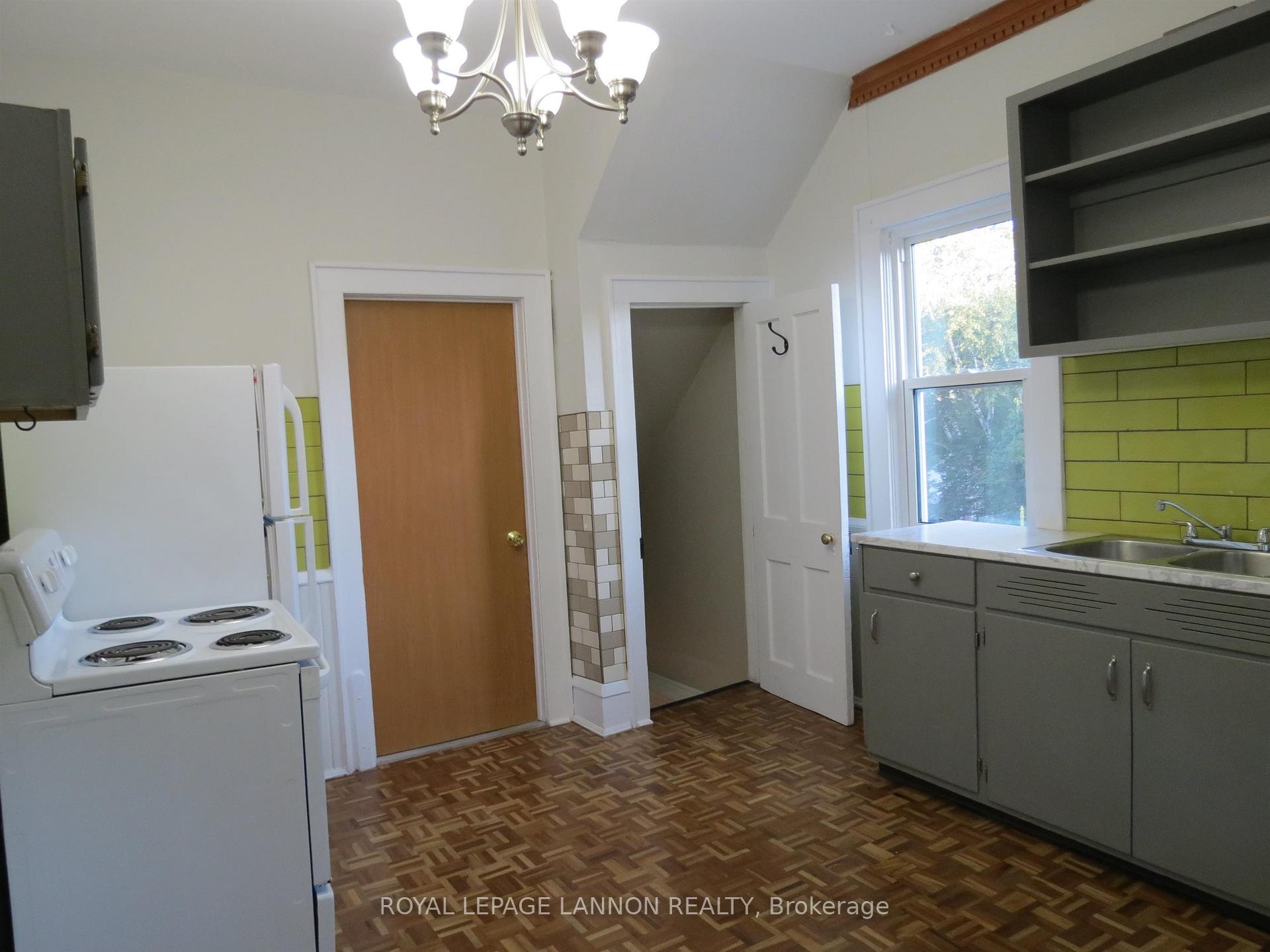 Photo 18 of 4 Crown Street, Thunder Bay, Court / Cumberland — HOMEH