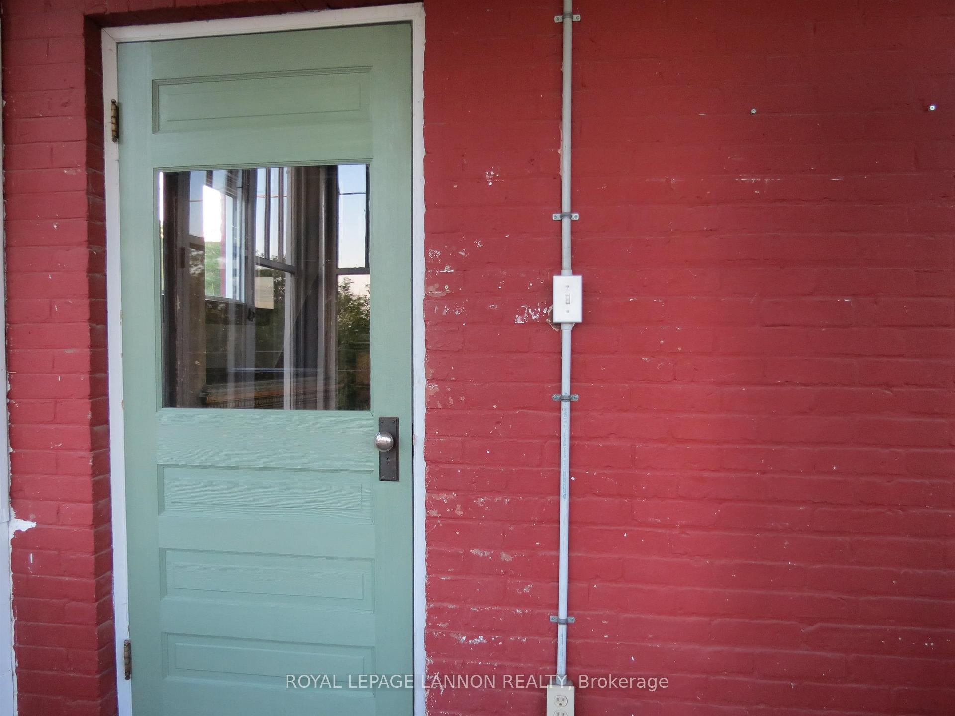 Photo 24 of 4 Crown Street, Thunder Bay, Court / Cumberland — HOMEH