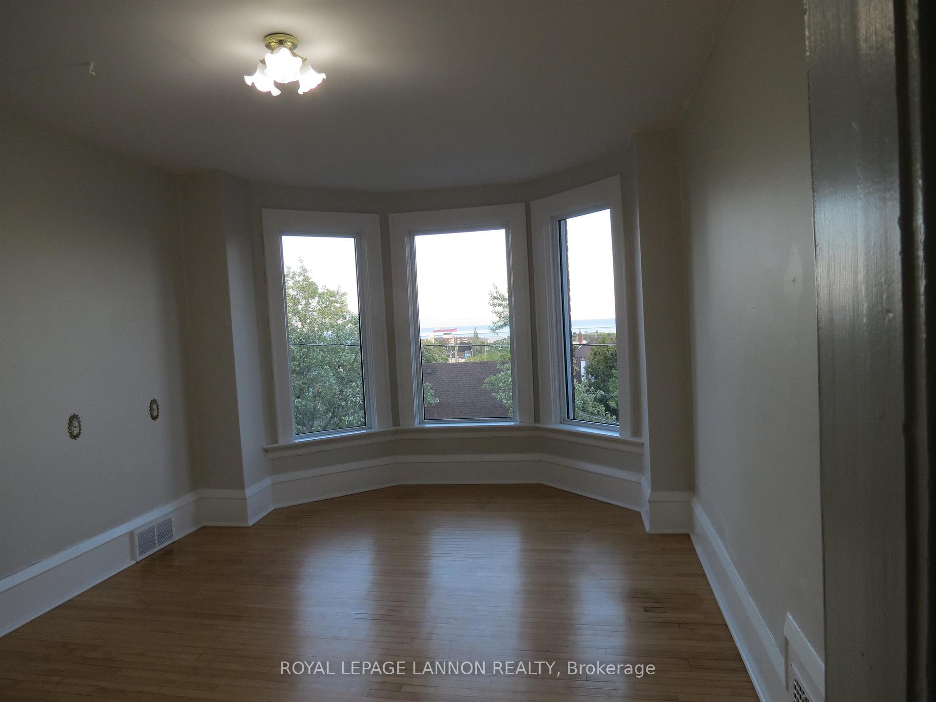 Photo 37 of 4 Crown Street, Thunder Bay, Court / Cumberland — HOMEH
