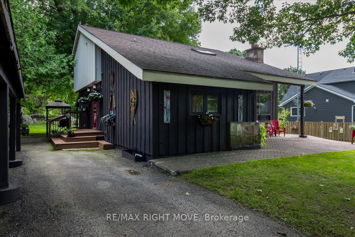 Photo 4 of 1032 Cowbell Lane, Gravenhurst, Morrison — HOMEH