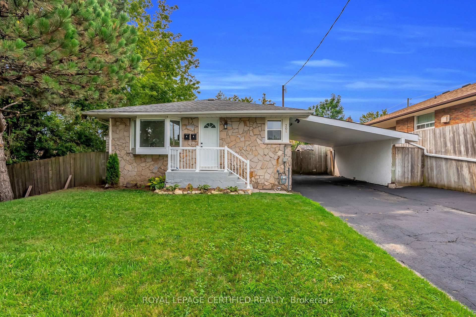 Photo 5 of 301 Geneva Avenue, Oshawa, Lakeview — HOMEH