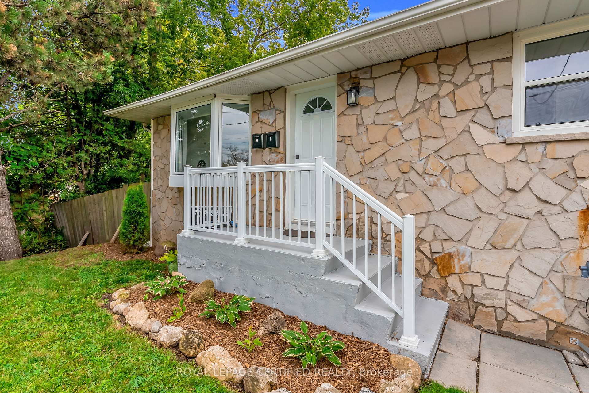 Photo 6 of 301 Geneva Avenue, Oshawa, Lakeview — HOMEH