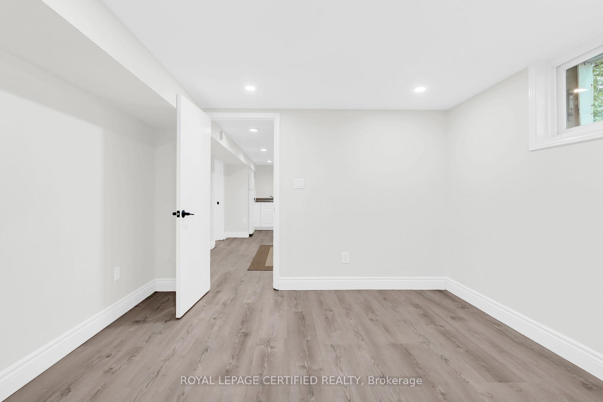 Photo 33 of 301 Geneva Avenue, Oshawa, Lakeview — HOMEH
