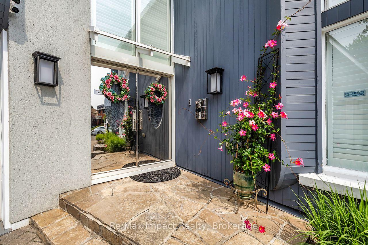 Photo 2 of 1410 Manitou Drive, Oshawa, Samac — HOMEH