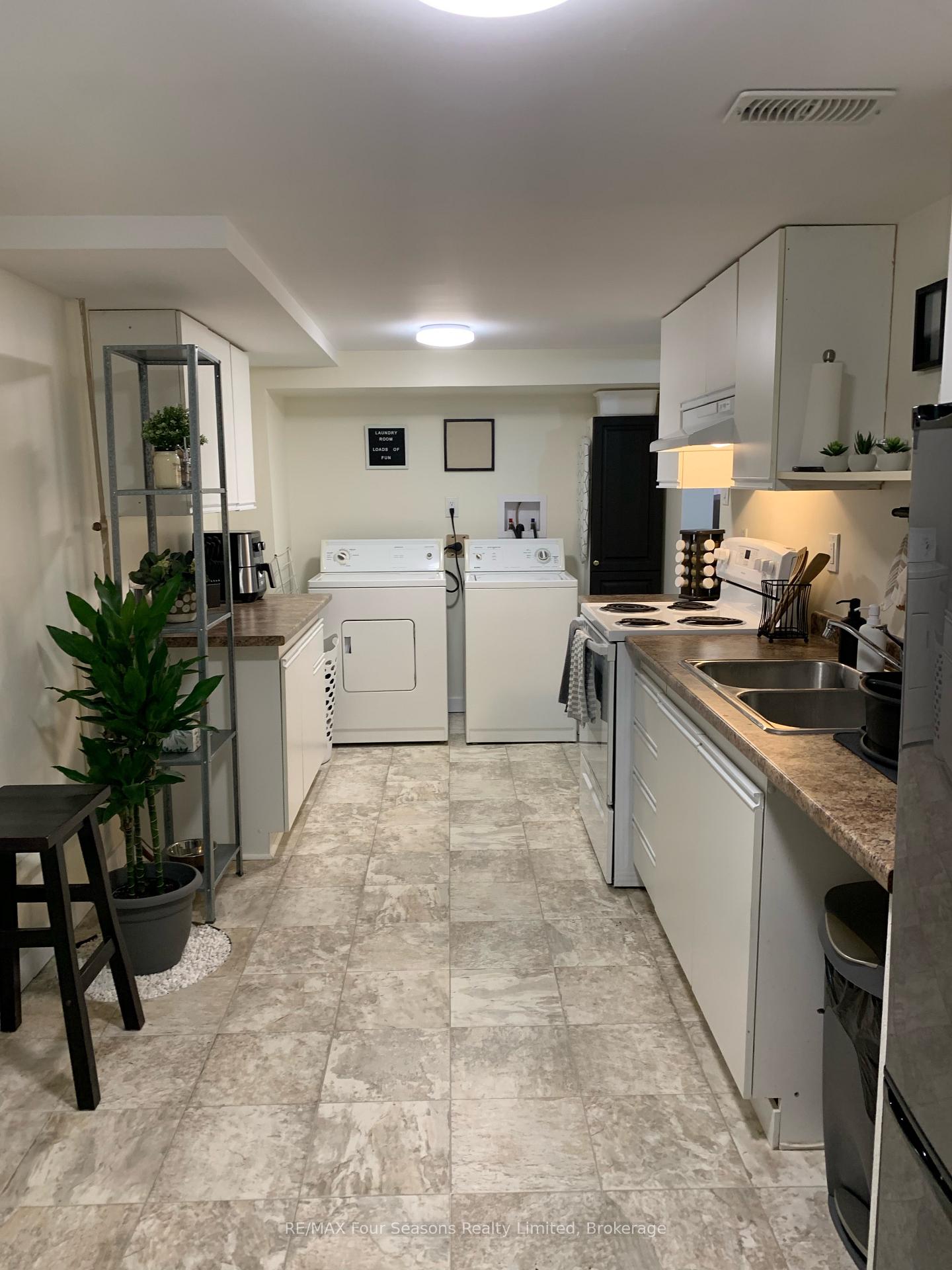 Photo 2 of Unit Unit 2, 57 Courtice Crescent, Collingwood — HOMEH