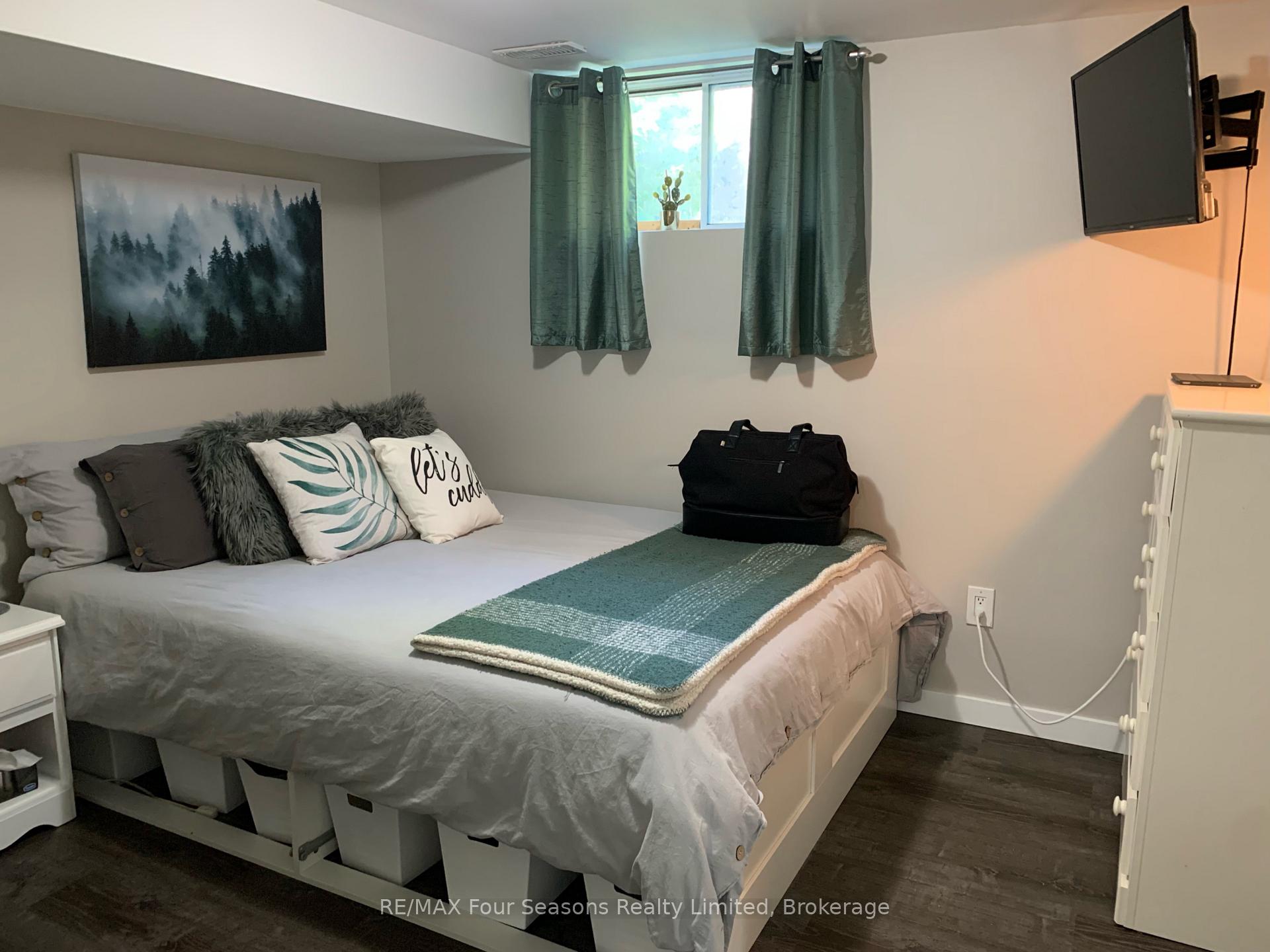 Photo 3 of Unit Unit 2, 57 Courtice Crescent, Collingwood — HOMEH