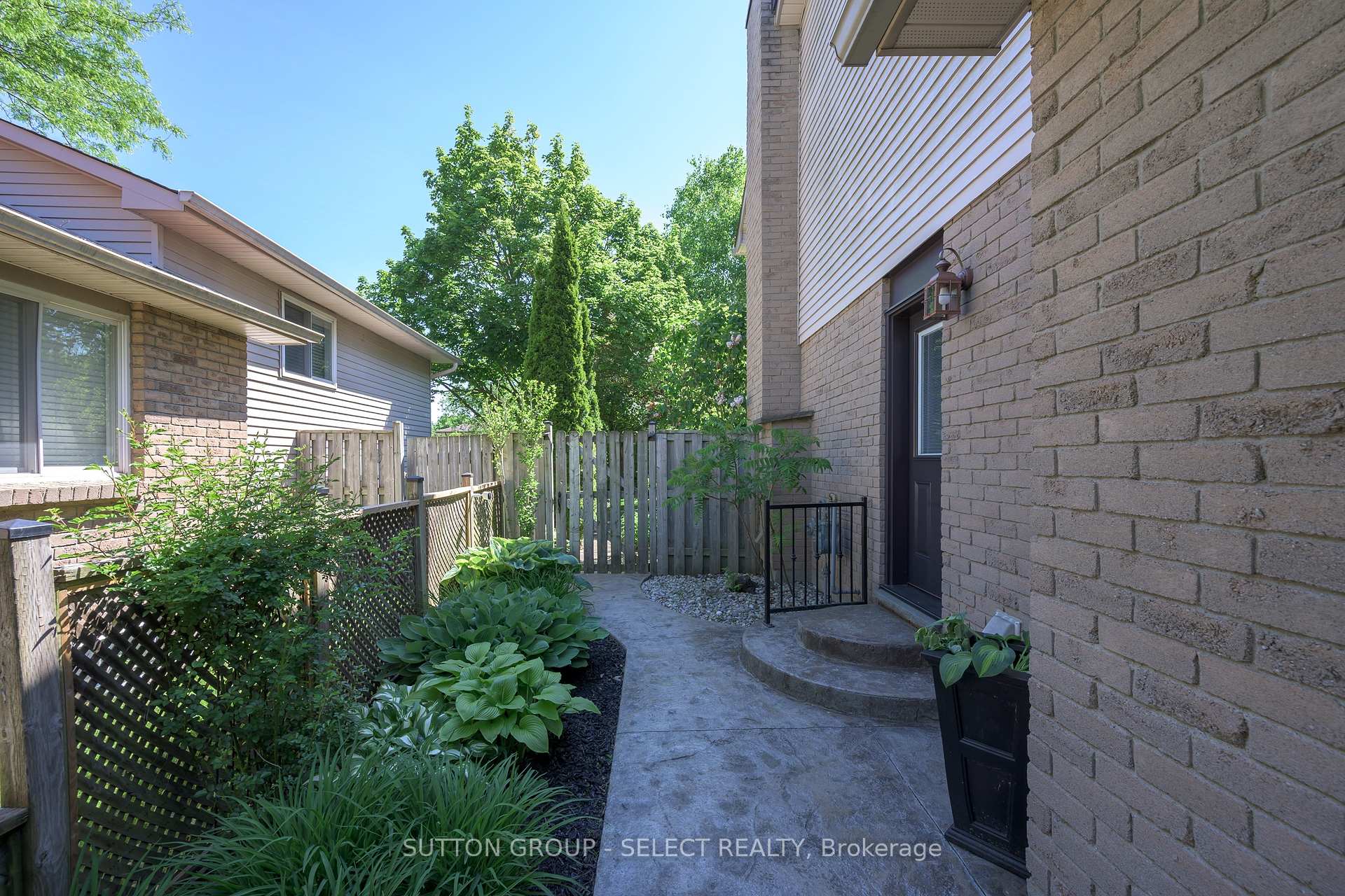 Photo 26 of 12 Banting Crescent, London, North I — HOMEH