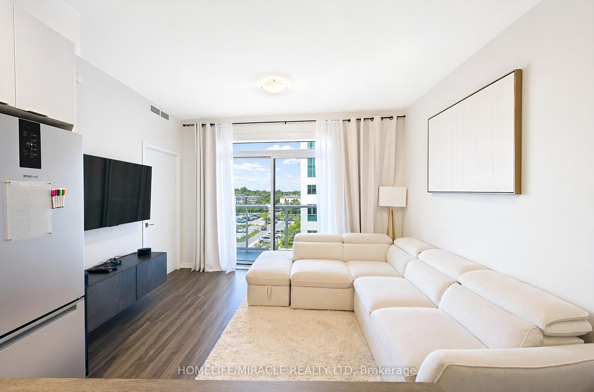 Photo 3 of Unit 813, 10 Abeja Street, Vaughan, Concord — HOMEH