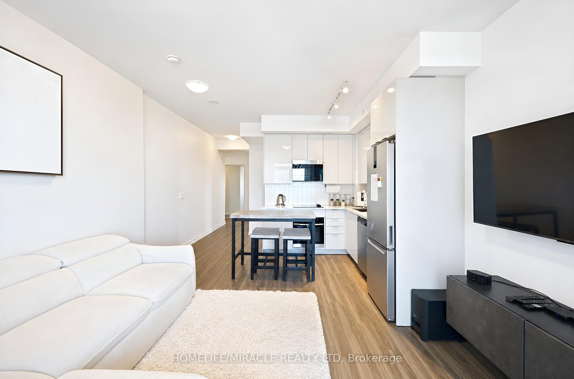 Photo 4 of Unit 813, 10 Abeja Street, Vaughan, Concord — HOMEH
