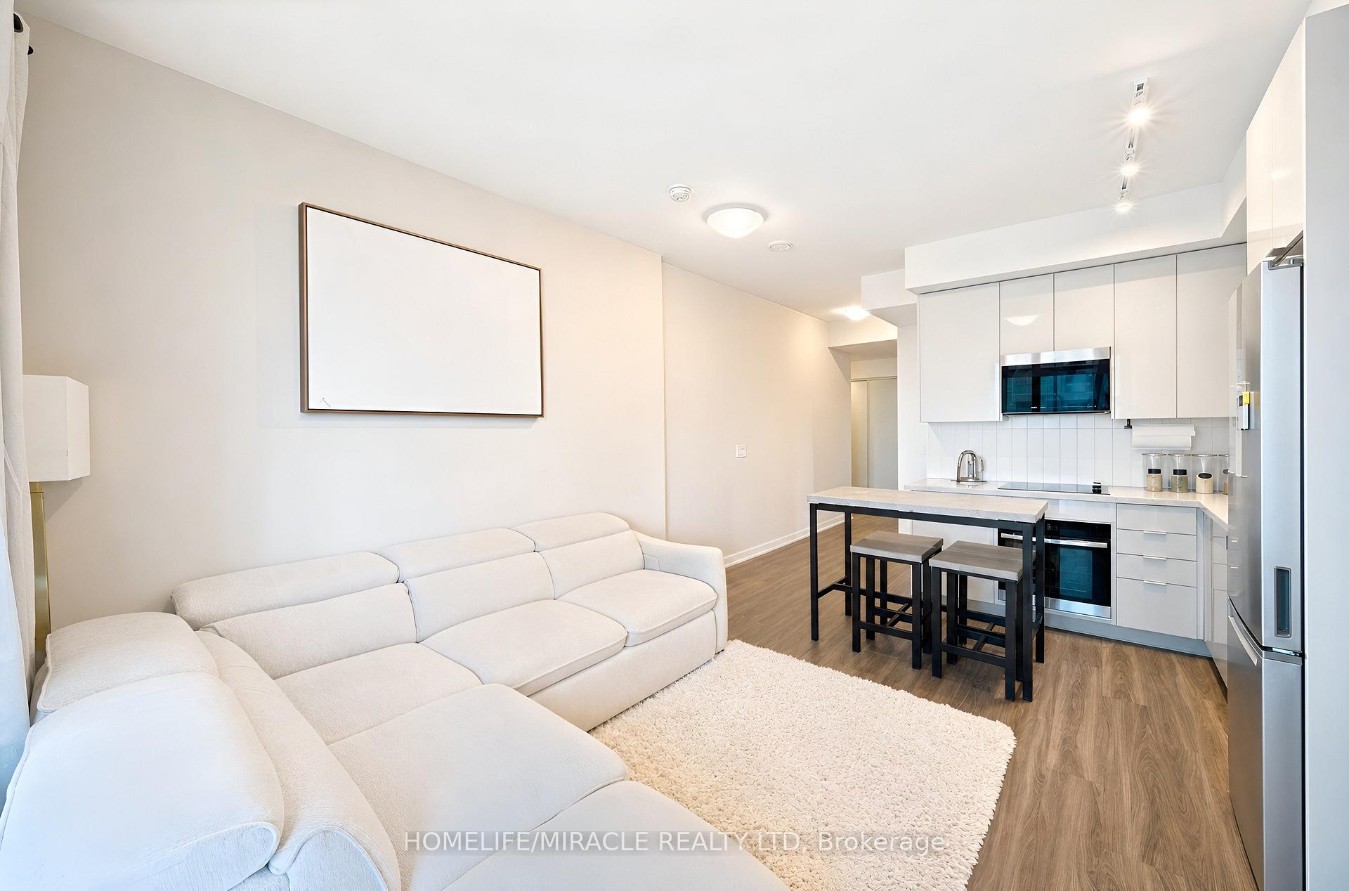 Photo 5 of Unit 813, 10 Abeja Street, Vaughan, Concord — HOMEH
