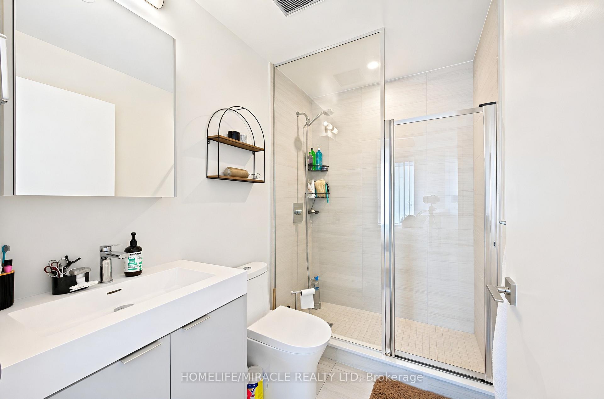 Photo 11 of Unit 813, 10 Abeja Street, Vaughan, Concord — HOMEH