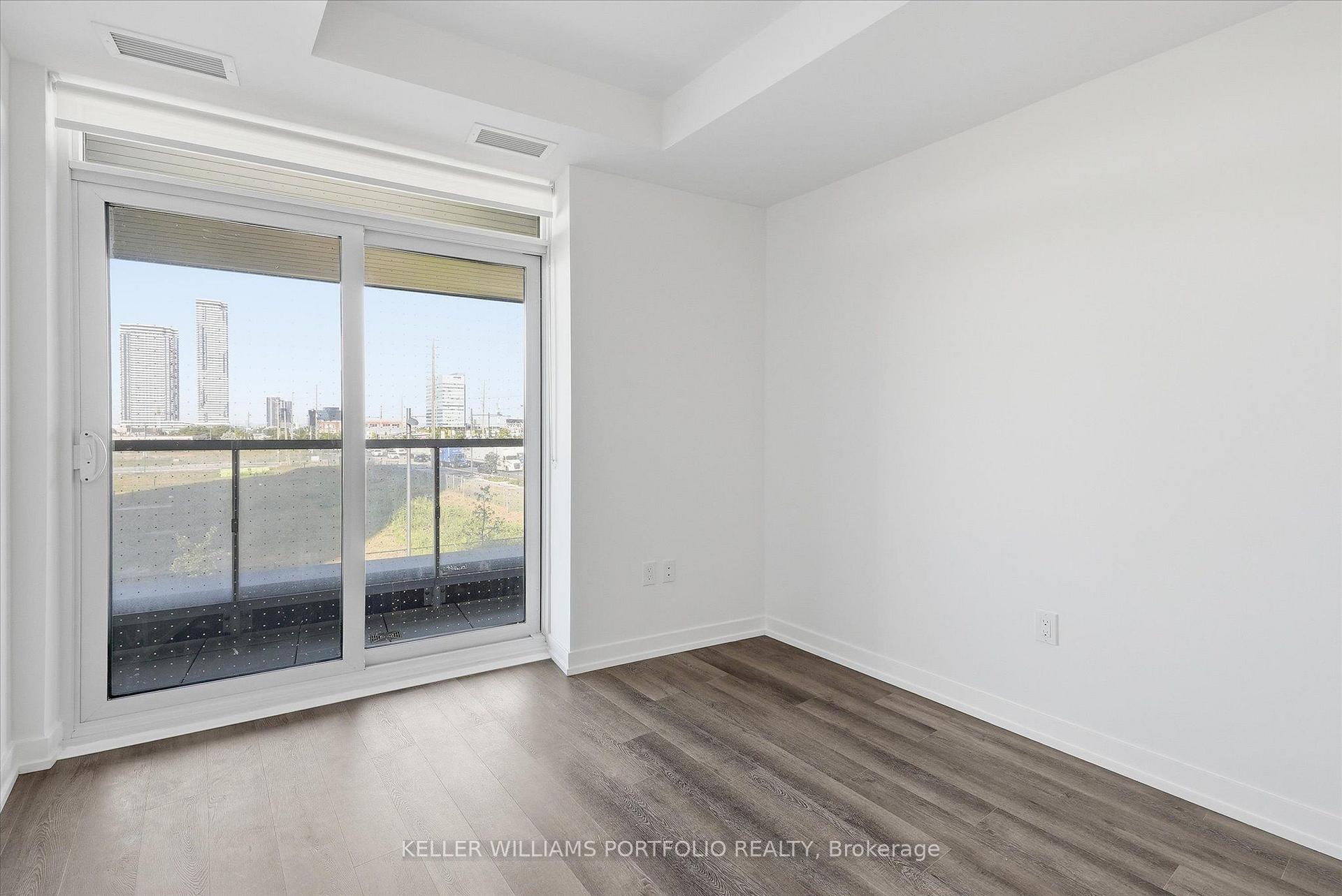 Photo 13 of Unit 210, 5 Meadowdale Road, Vaughan, Vaughan Corporate Centre — HOMEH