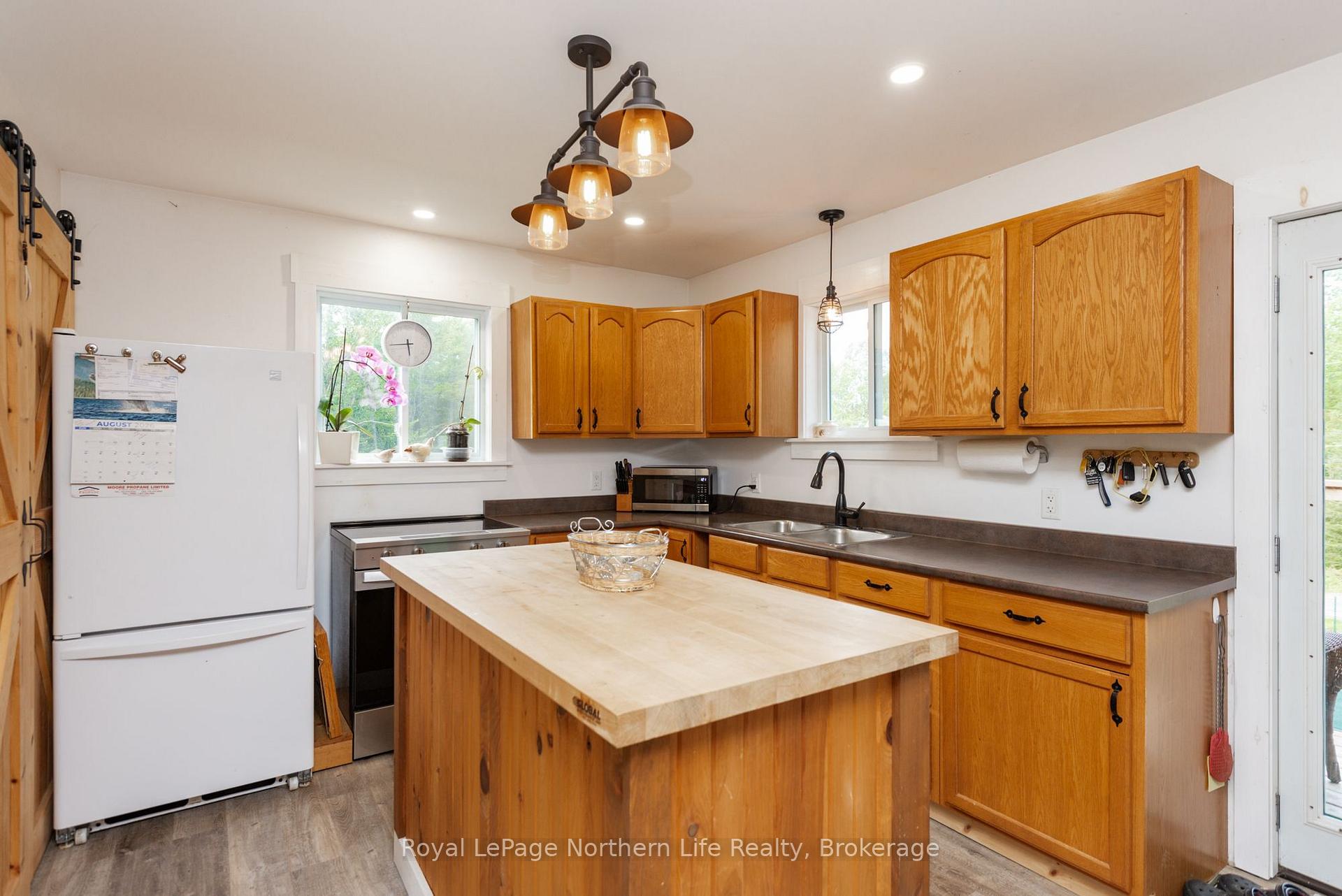 Photo 6 of 1343 Golf Course Road, Chisholm — HOMEH
