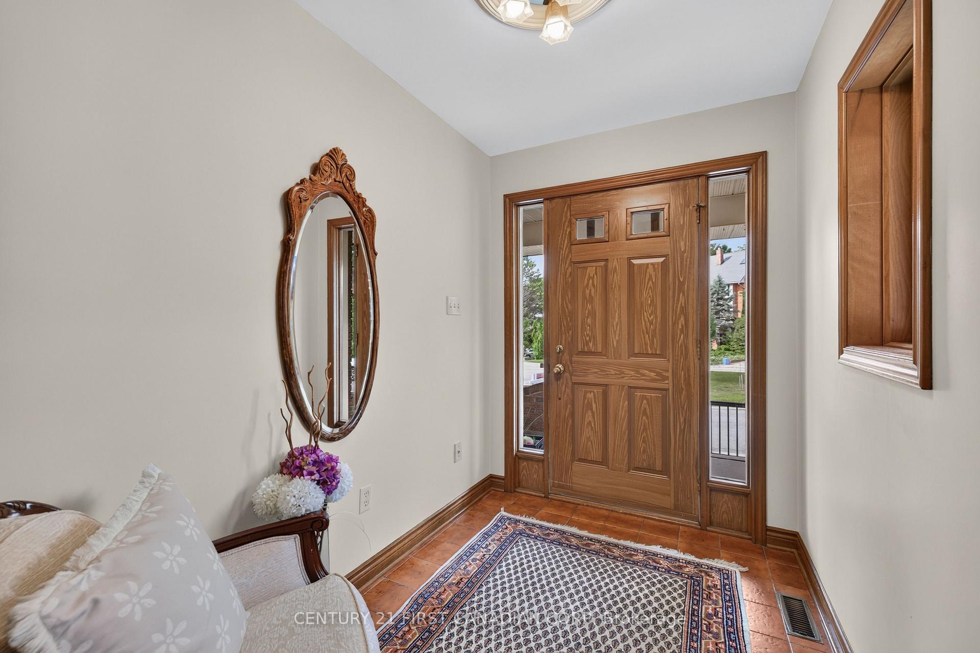 Photo 5 of 27 Stirrup Court, London, North J — HOMEH