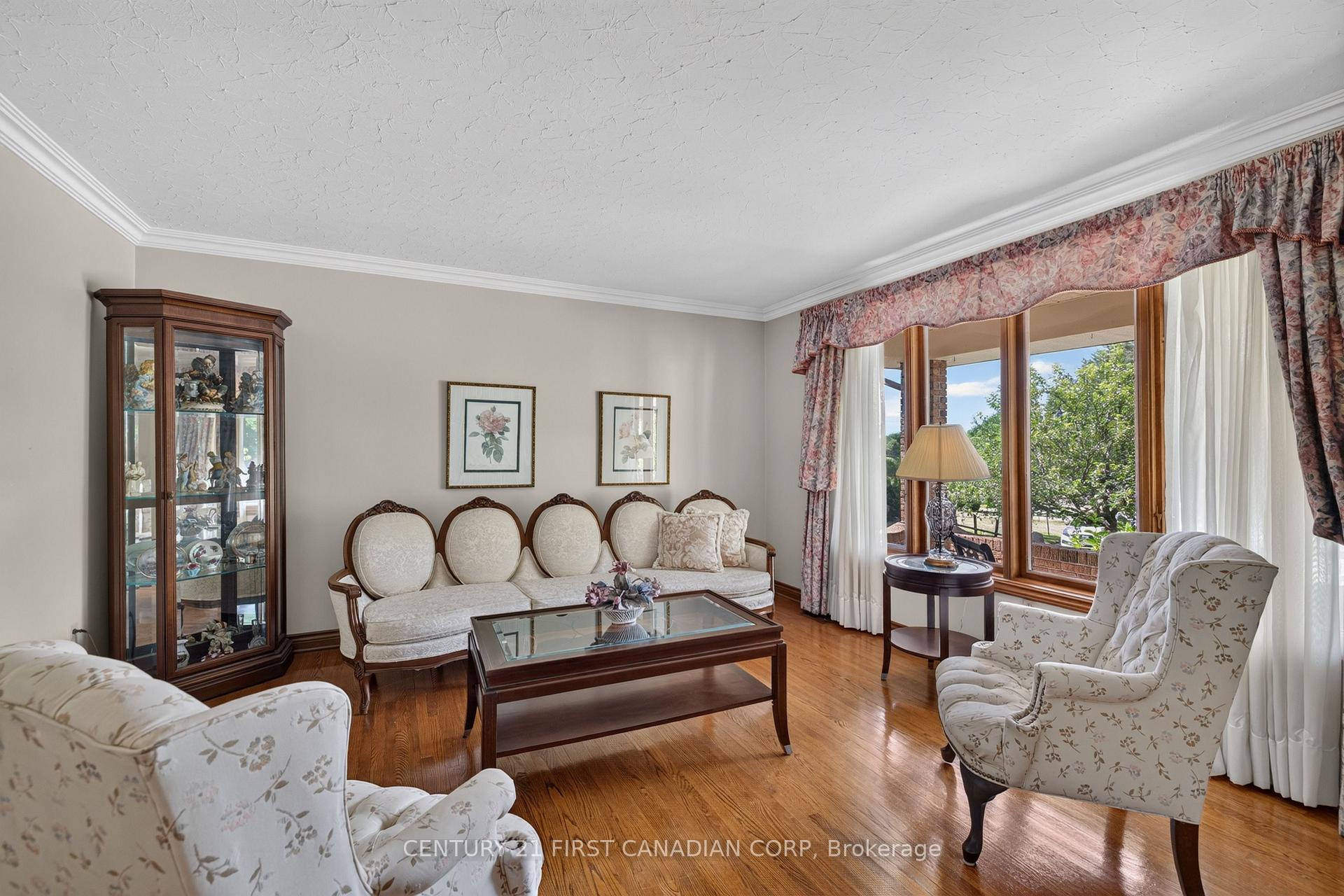 Photo 7 of 27 Stirrup Court, London, North J — HOMEH