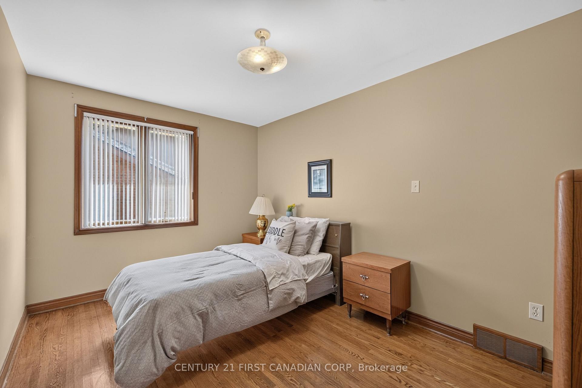 Photo 8 of 27 Stirrup Court, London, North J — HOMEH