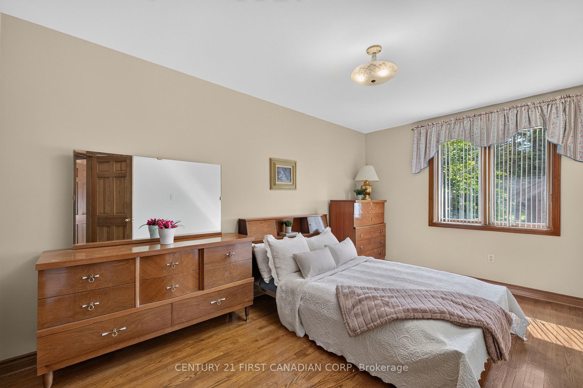 Photo 10 of 27 Stirrup Court, London, North J — HOMEH
