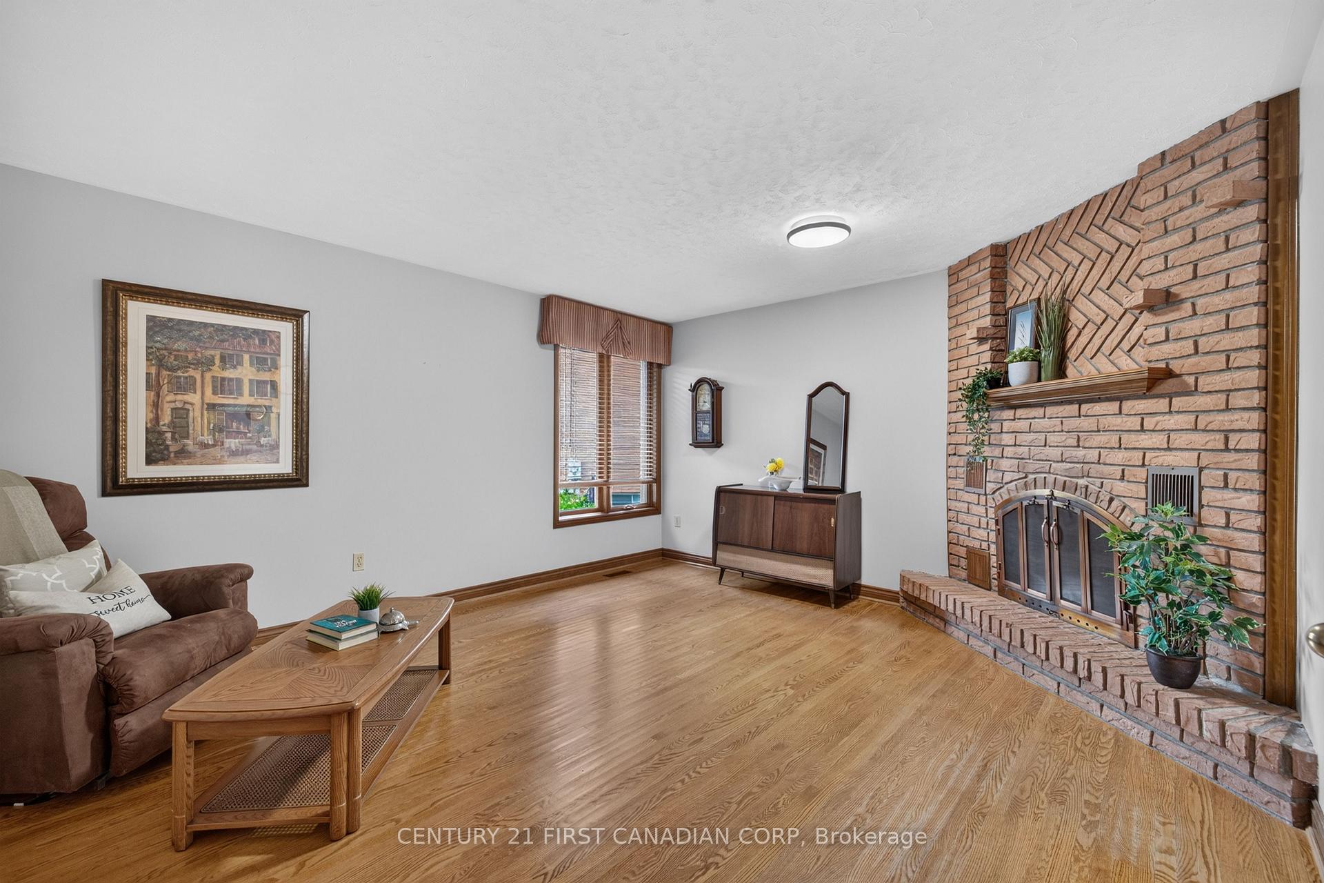 Photo 23 of 27 Stirrup Court, London, North J — HOMEH