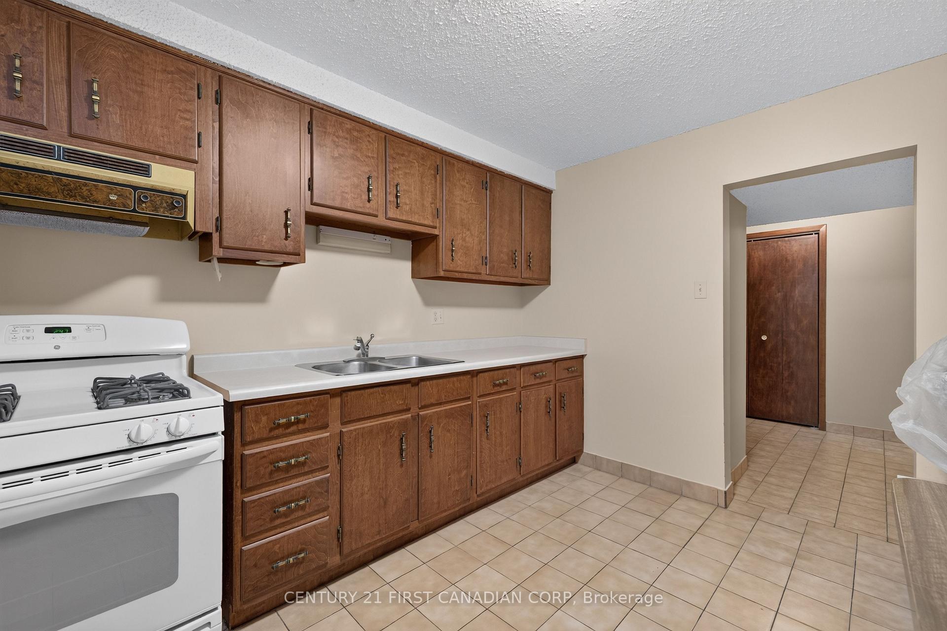 Photo 31 of 27 Stirrup Court, London, North J — HOMEH