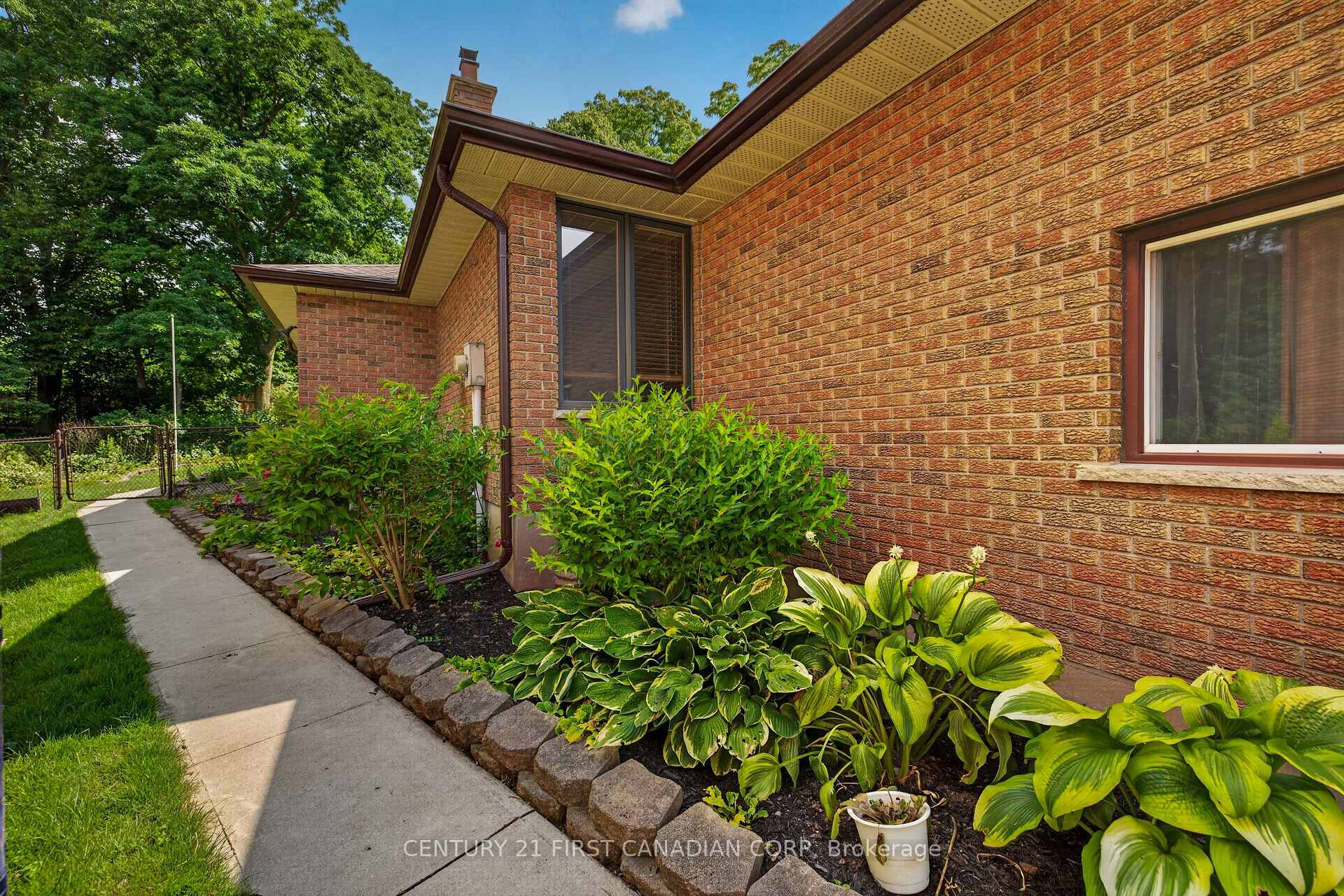 Photo 38 of 27 Stirrup Court, London, North J — HOMEH