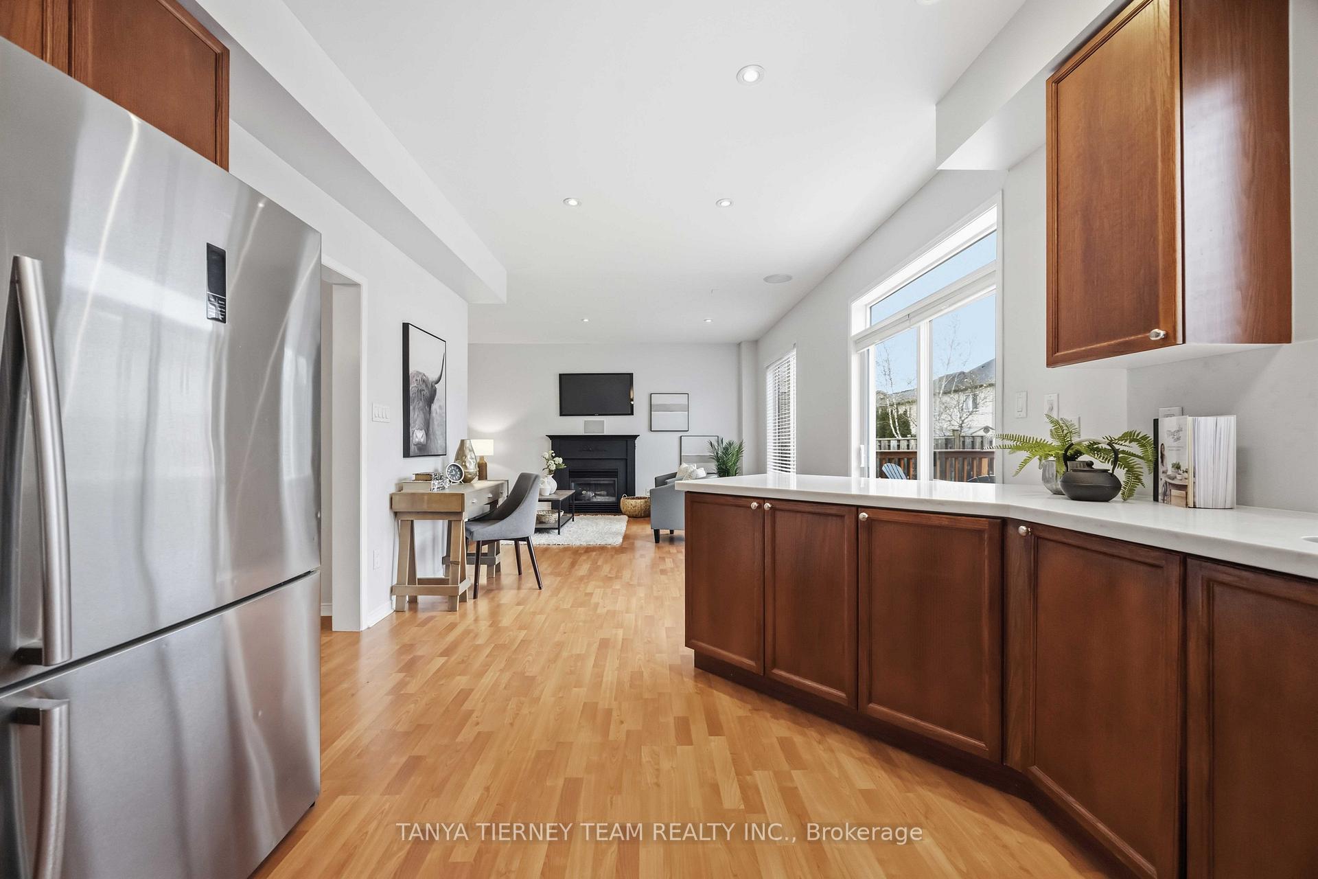 Photo 19 of 75 Robert Attersley Drive E, Whitby, Taunton North — HOMEH