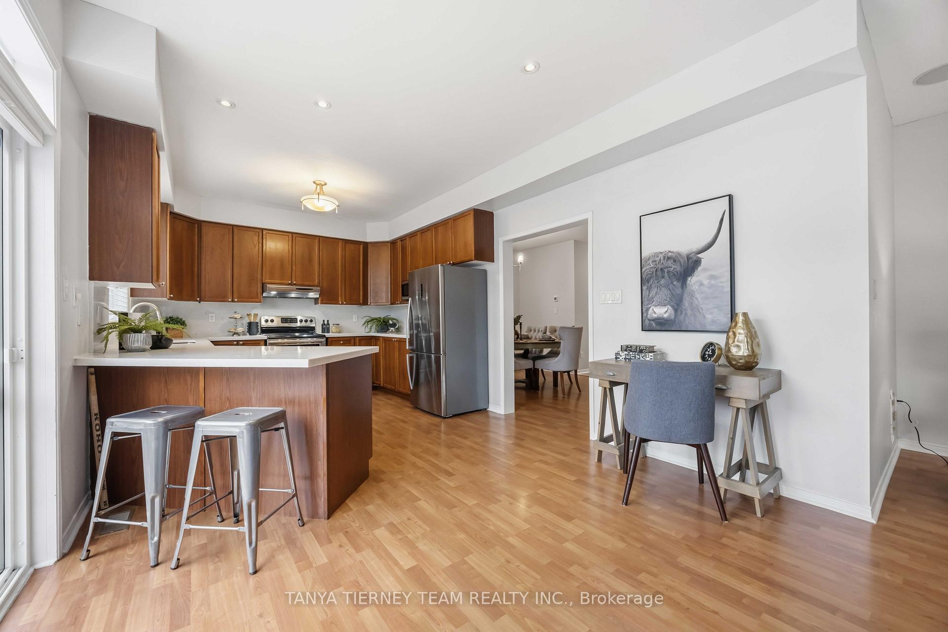 Photo 22 of 75 Robert Attersley Drive E, Whitby, Taunton North — HOMEH