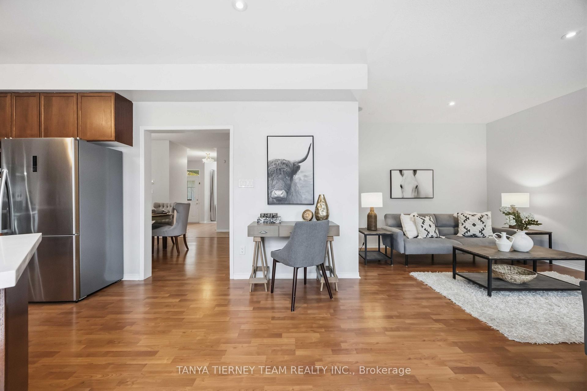 Photo 23 of 75 Robert Attersley Drive E, Whitby, Taunton North — HOMEH