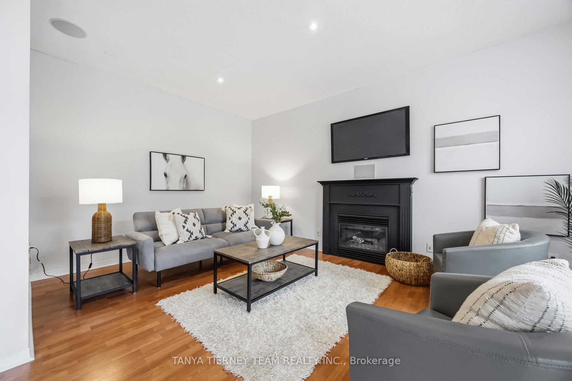 Photo 24 of 75 Robert Attersley Drive E, Whitby, Taunton North — HOMEH