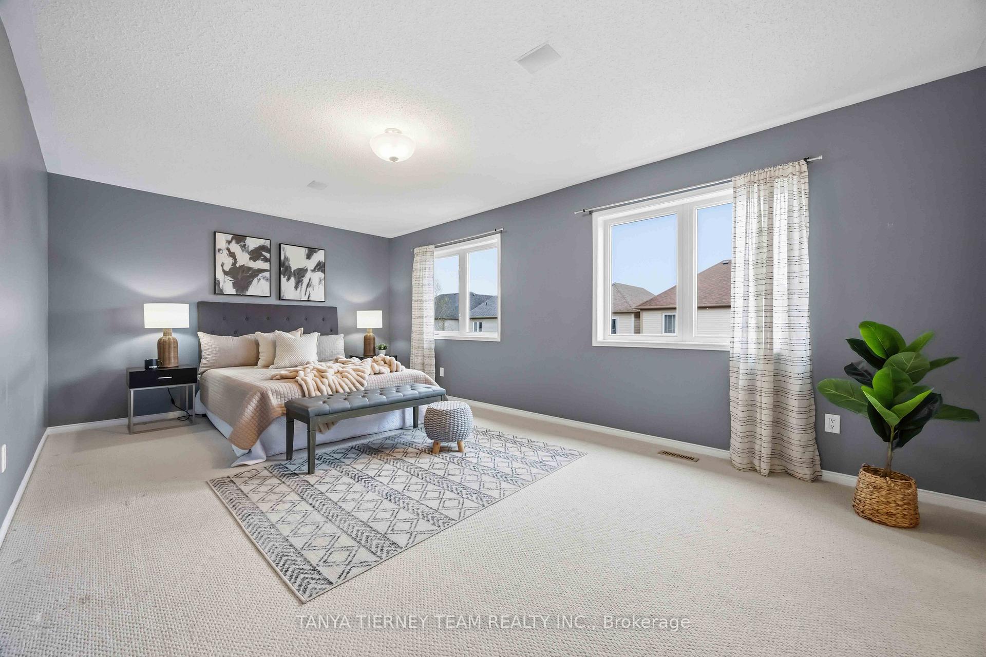Photo 31 of 75 Robert Attersley Drive E, Whitby, Taunton North — HOMEH