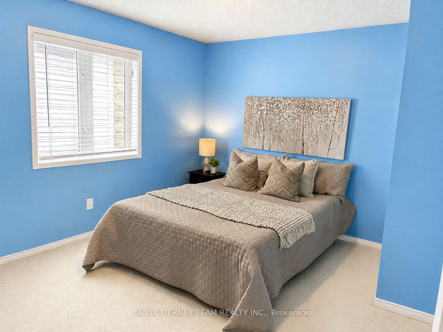 Photo 35 of 75 Robert Attersley Drive E, Whitby, Taunton North — HOMEH