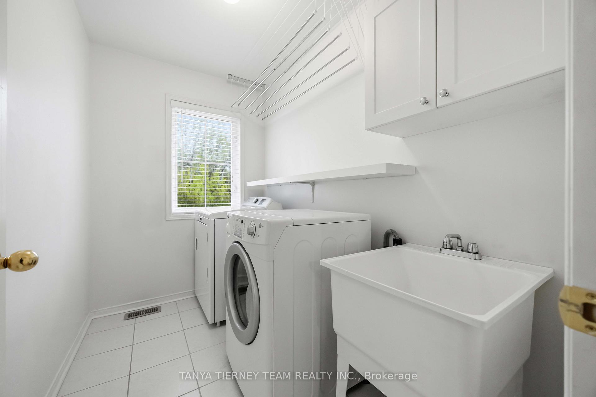 Photo 42 of 75 Robert Attersley Drive E, Whitby, Taunton North — HOMEH