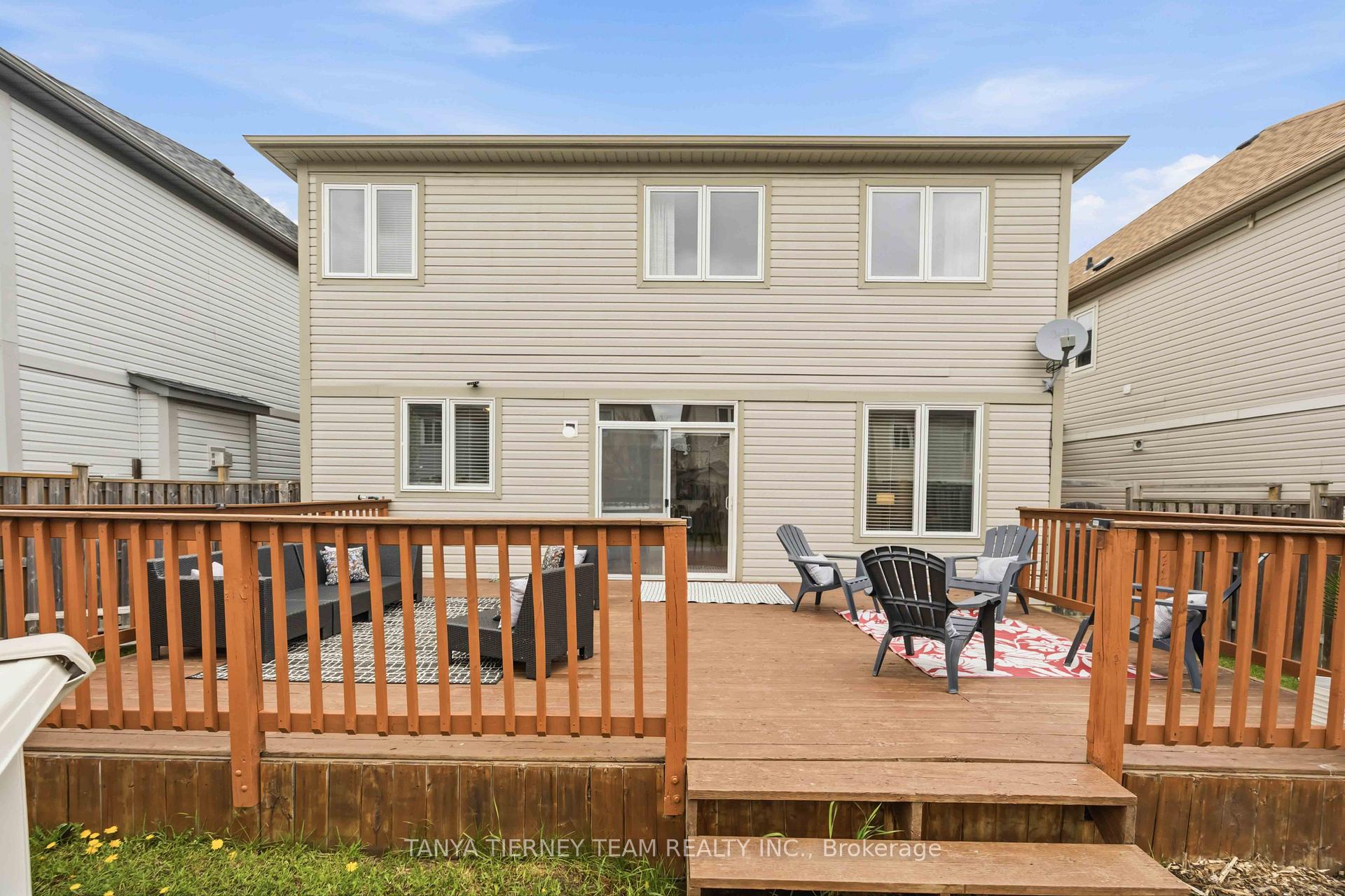 Photo 43 of 75 Robert Attersley Drive E, Whitby, Taunton North — HOMEH
