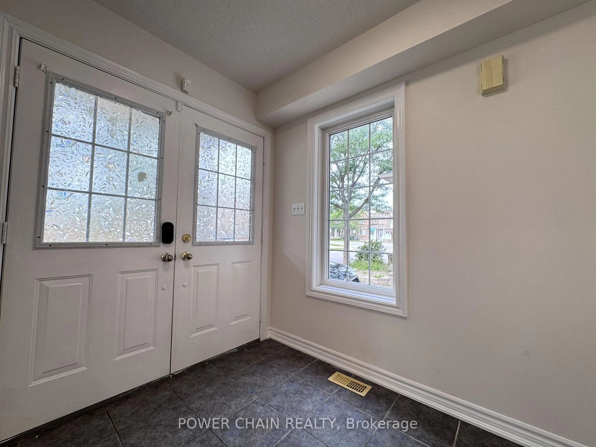 Photo 8 of 73 Harry Cook Drive, Markham, Village Green-South Unionville — HOMEH