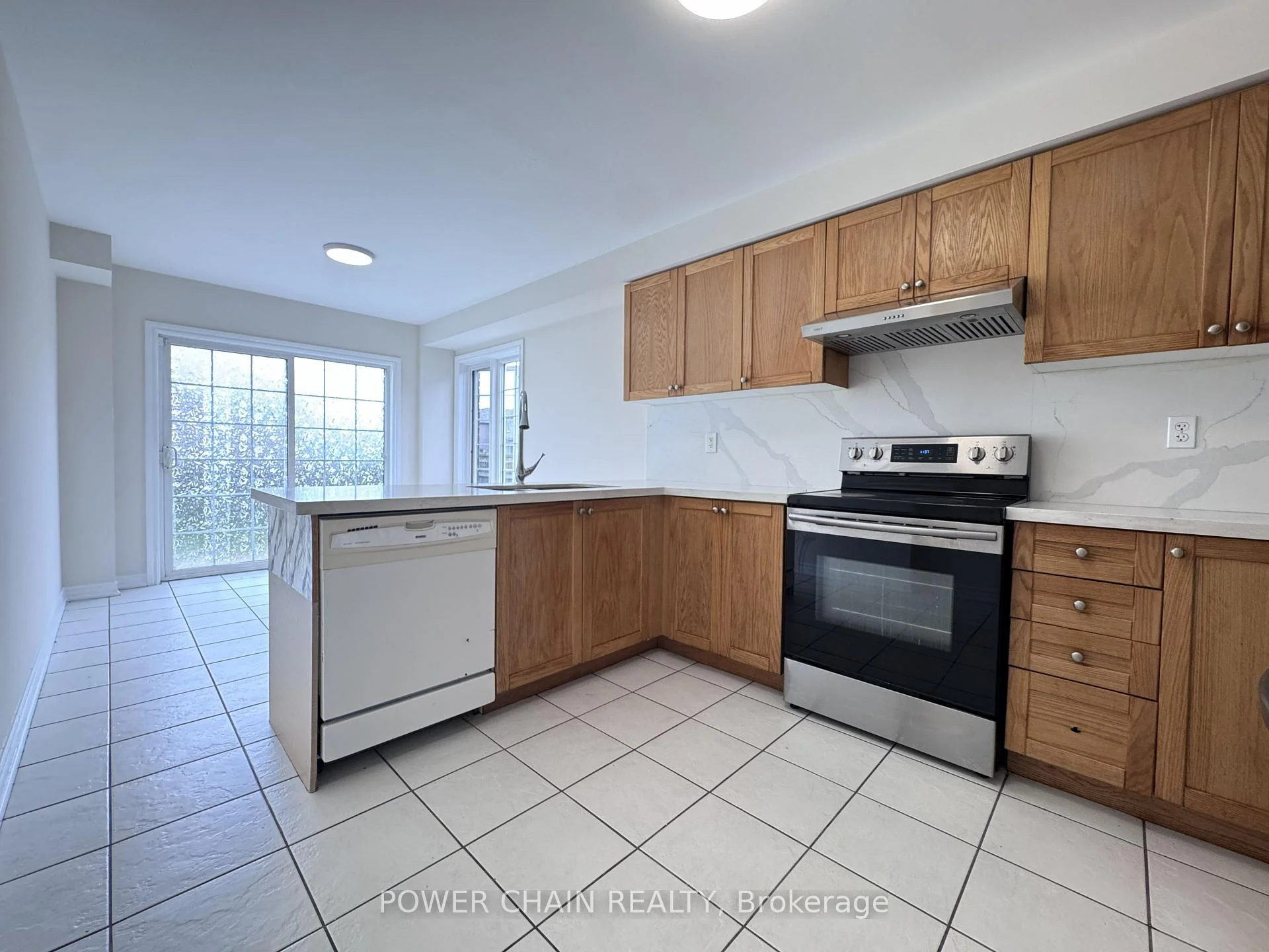 Photo 10 of 73 Harry Cook Drive, Markham, Village Green-South Unionville — HOMEH