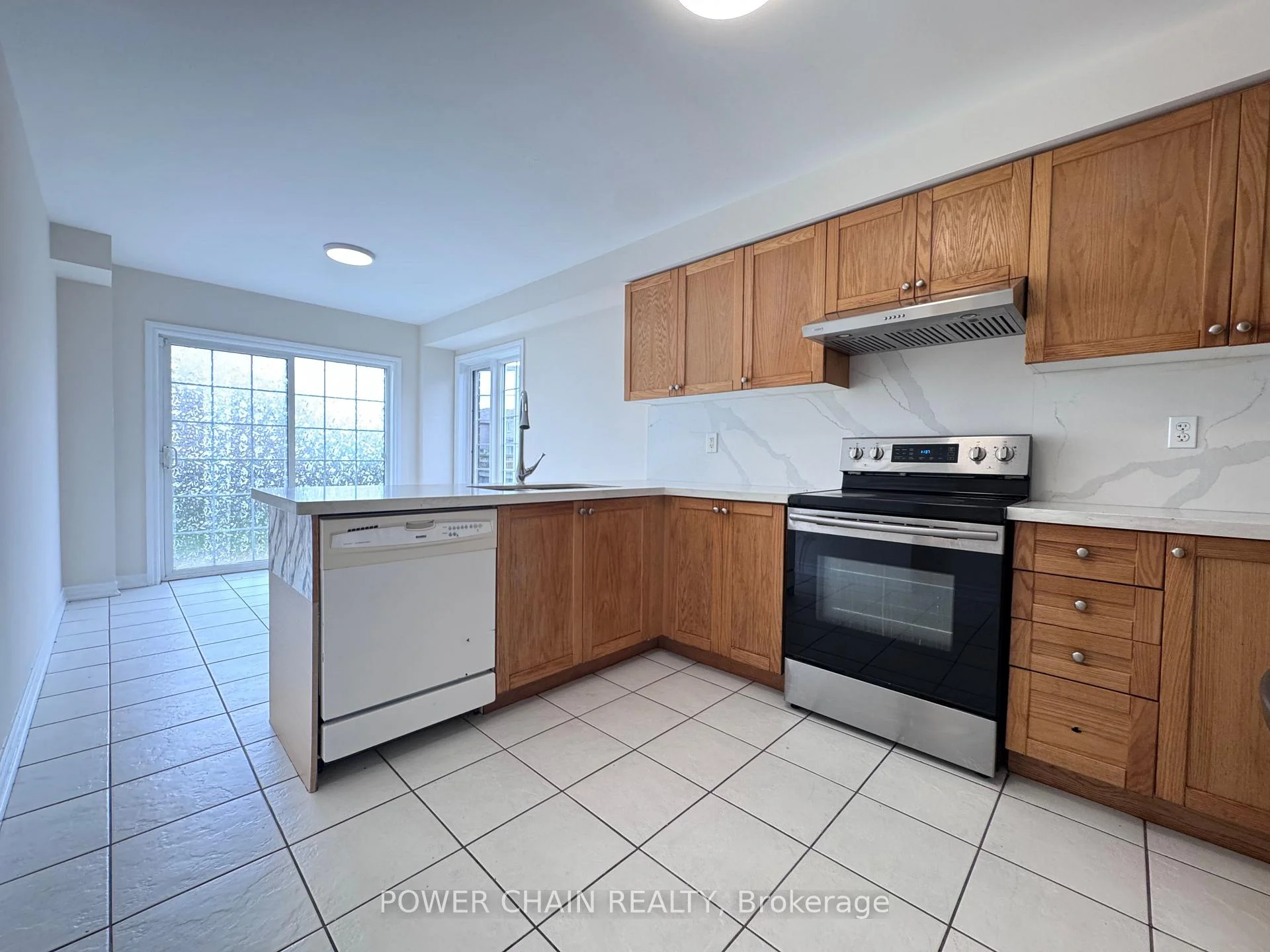 Photo 11 of 73 Harry Cook Drive, Markham, Village Green-South Unionville — HOMEH