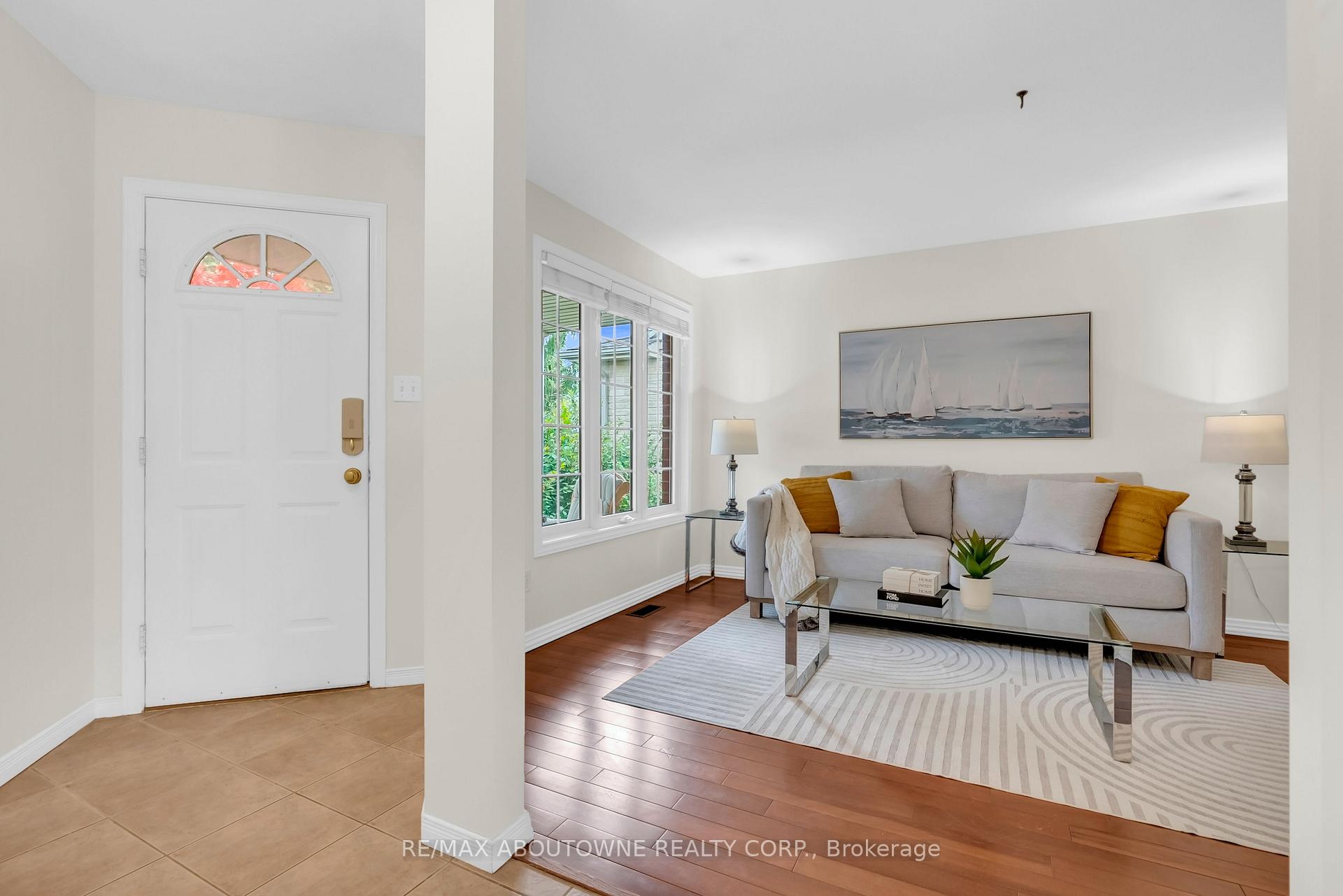Photo 5 of 32 Jenson Boulevard, Guelph, Pineridge/Westminster Woods — HOMEH