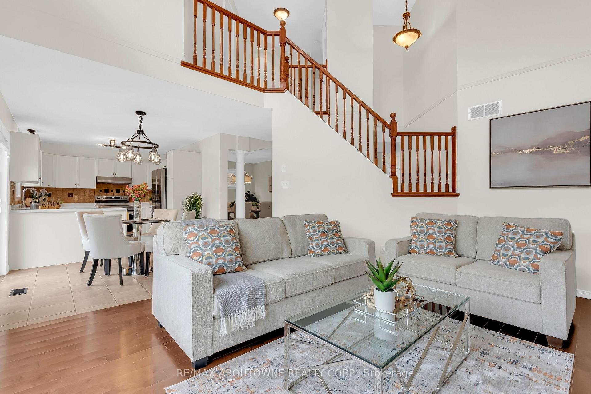 Photo 11 of 32 Jenson Boulevard, Guelph, Pineridge/Westminster Woods — HOMEH