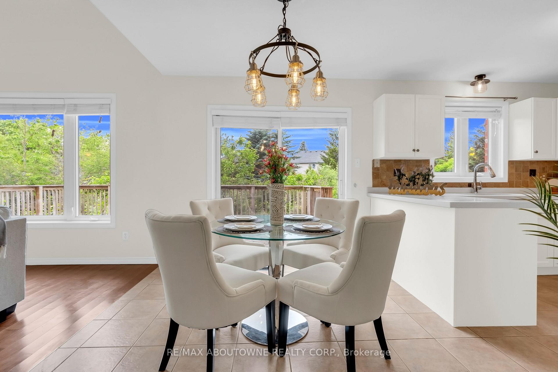 Photo 13 of 32 Jenson Boulevard, Guelph, Pineridge/Westminster Woods — HOMEH