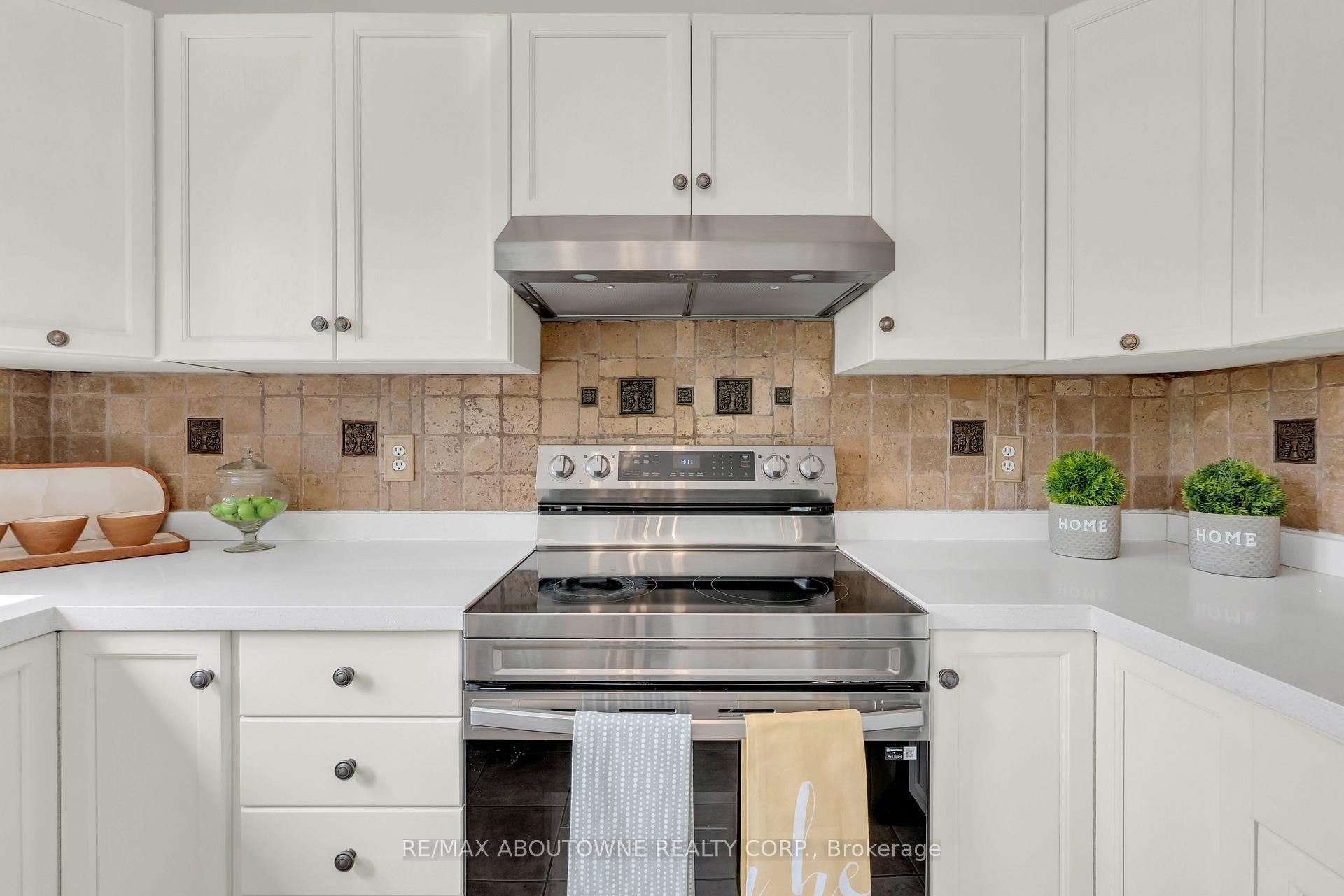 Photo 16 of 32 Jenson Boulevard, Guelph, Pineridge/Westminster Woods — HOMEH
