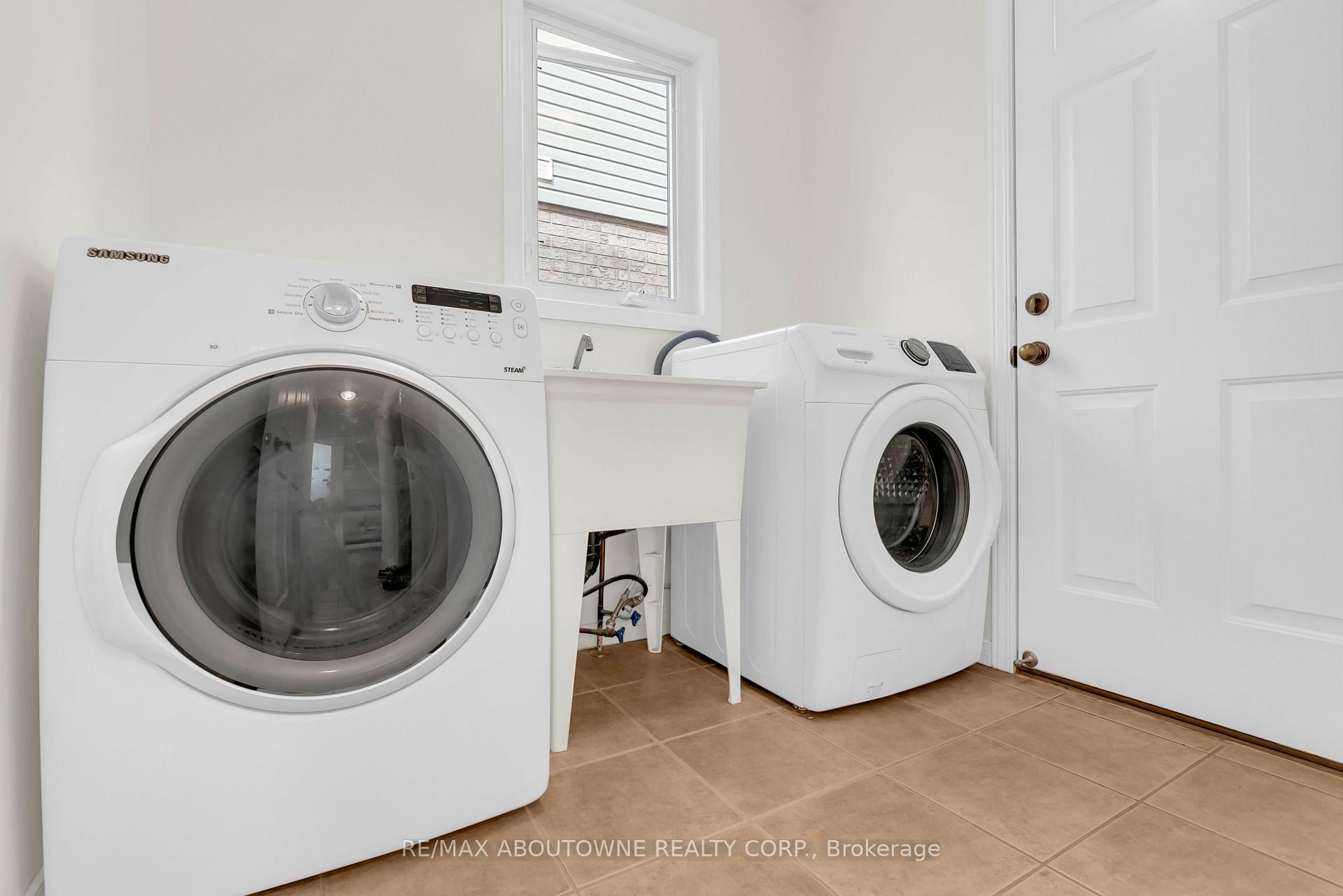 Photo 18 of 32 Jenson Boulevard, Guelph, Pineridge/Westminster Woods — HOMEH